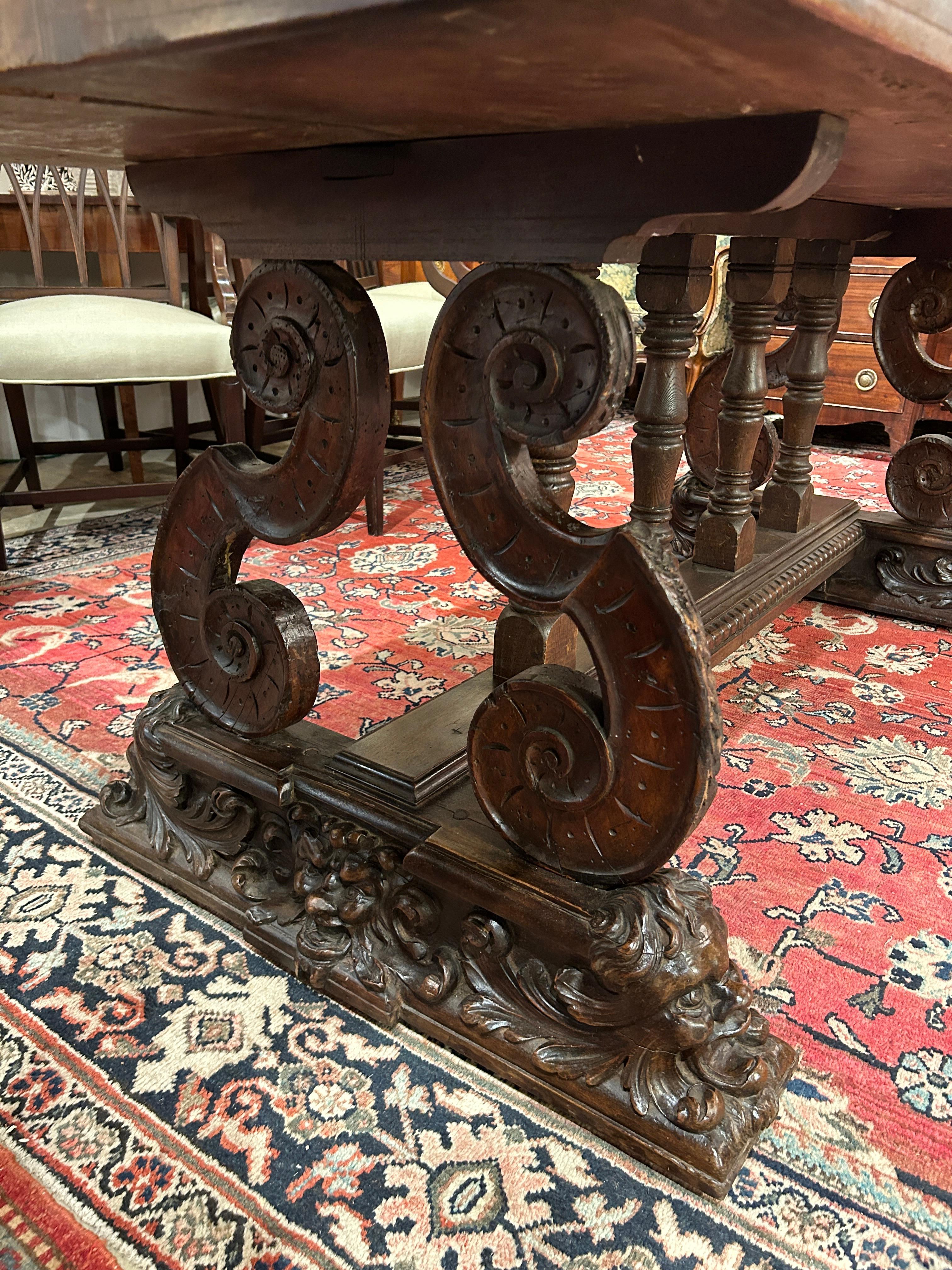 Late 17th Century Italian Baroque Dining Table  For Sale 1