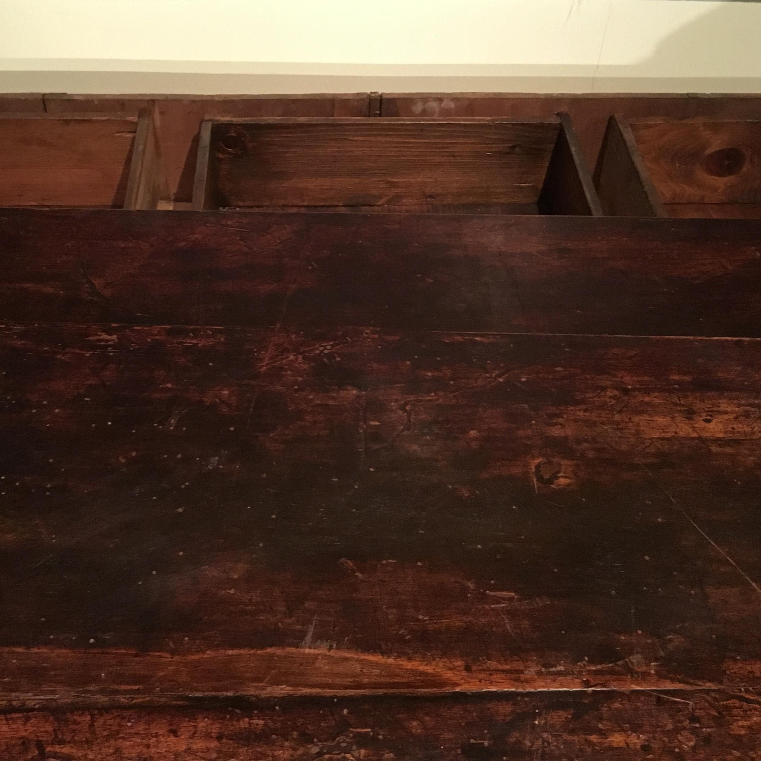 Late 17th Century Italian Carved Credenza in Solid Walnut Wood For Sale 10