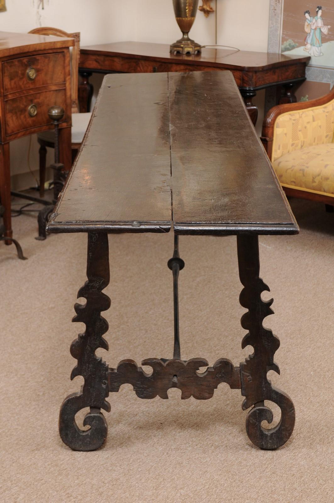 Late 17th Century Italian Chestnut Lyre Leg Hall Table For Sale 5