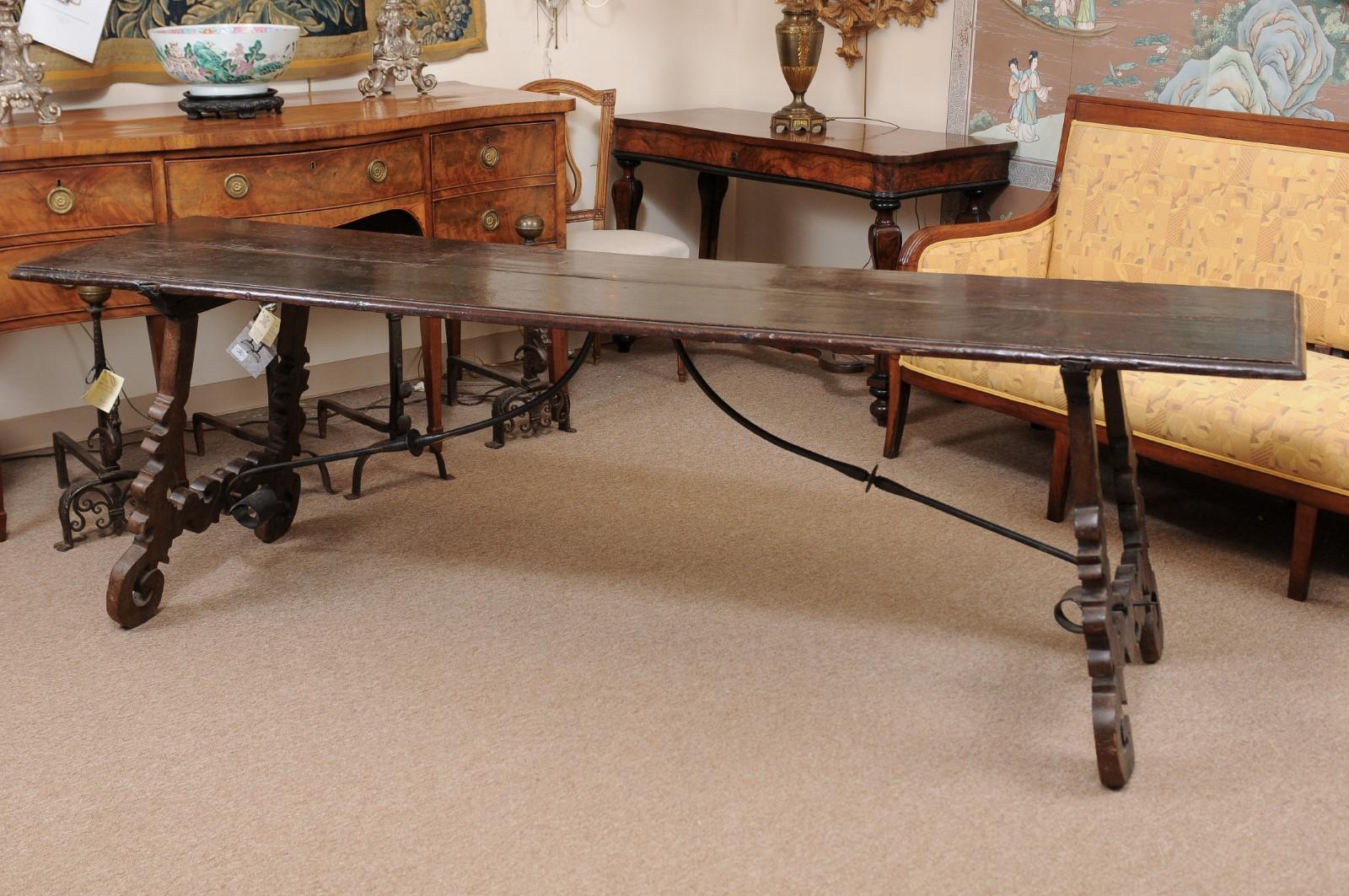 Late 17th Century Italian Chestnut Lyre Leg Hall Table For Sale 2