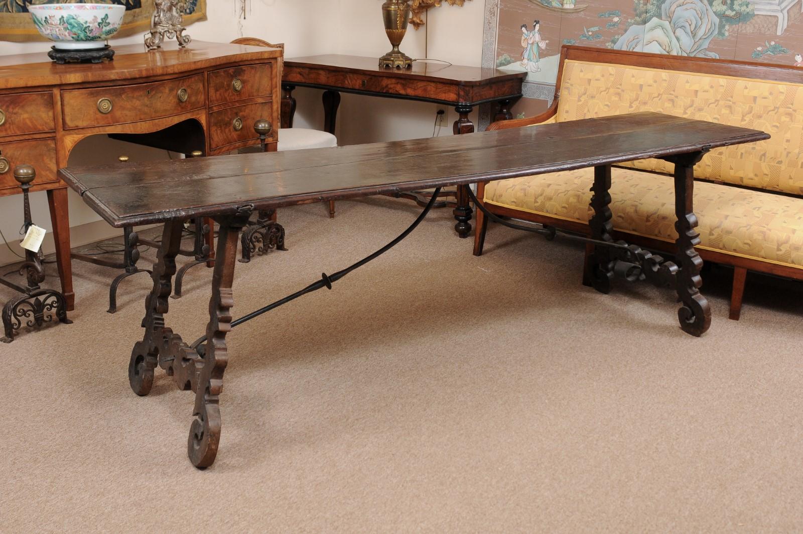 Late 17th Century Italian Chestnut Lyre Leg Hall Table For Sale 3