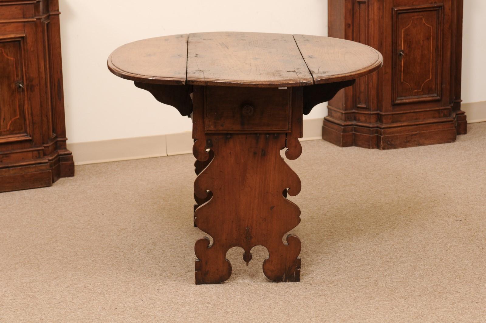 Late 17th Century Italian Fruitwood Drop Leaf Table with Drawer 8