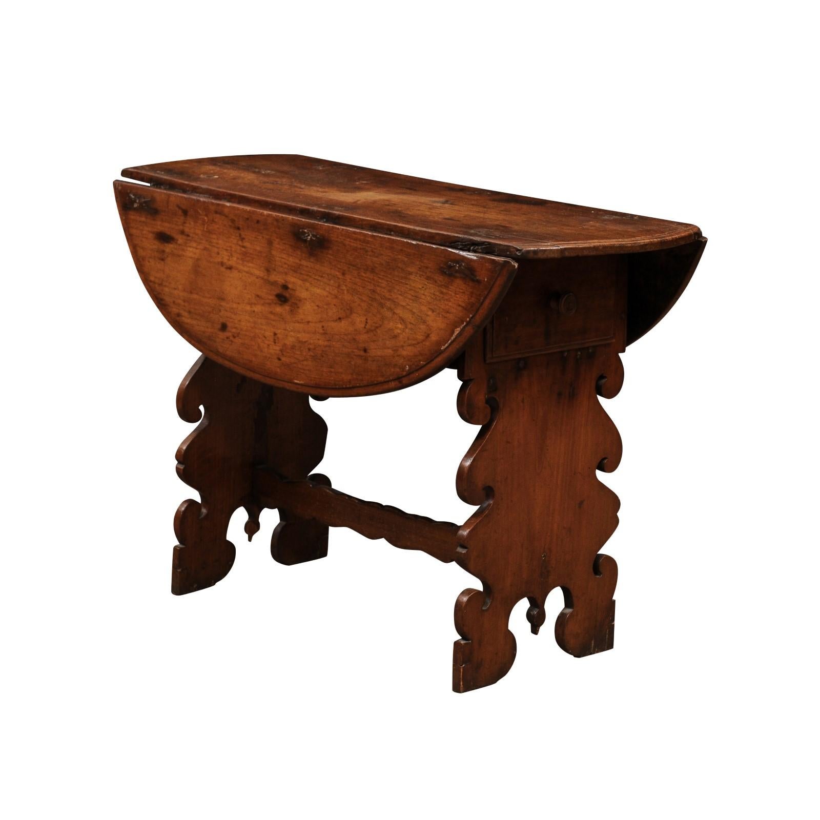 Late 17th Century Italian Fruitwood Drop Leaf Table with Drawer In Good Condition In Atlanta, GA