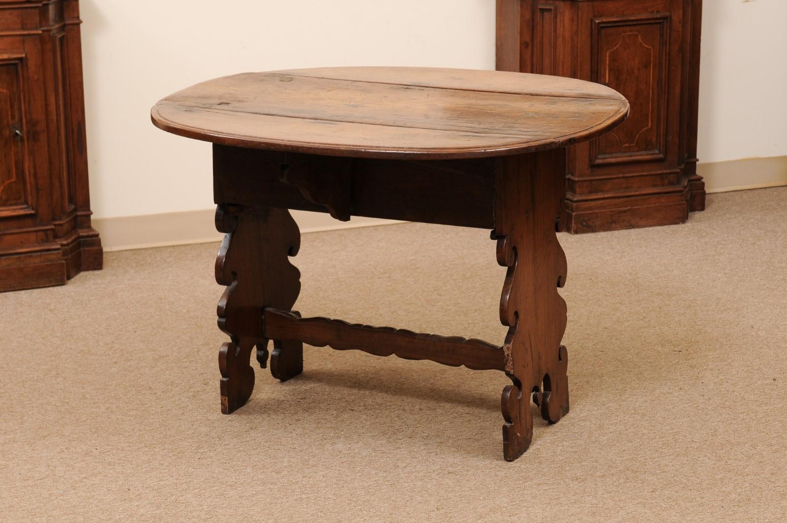 Late 17th Century Italian Fruitwood Drop Leaf Table with Drawer 5