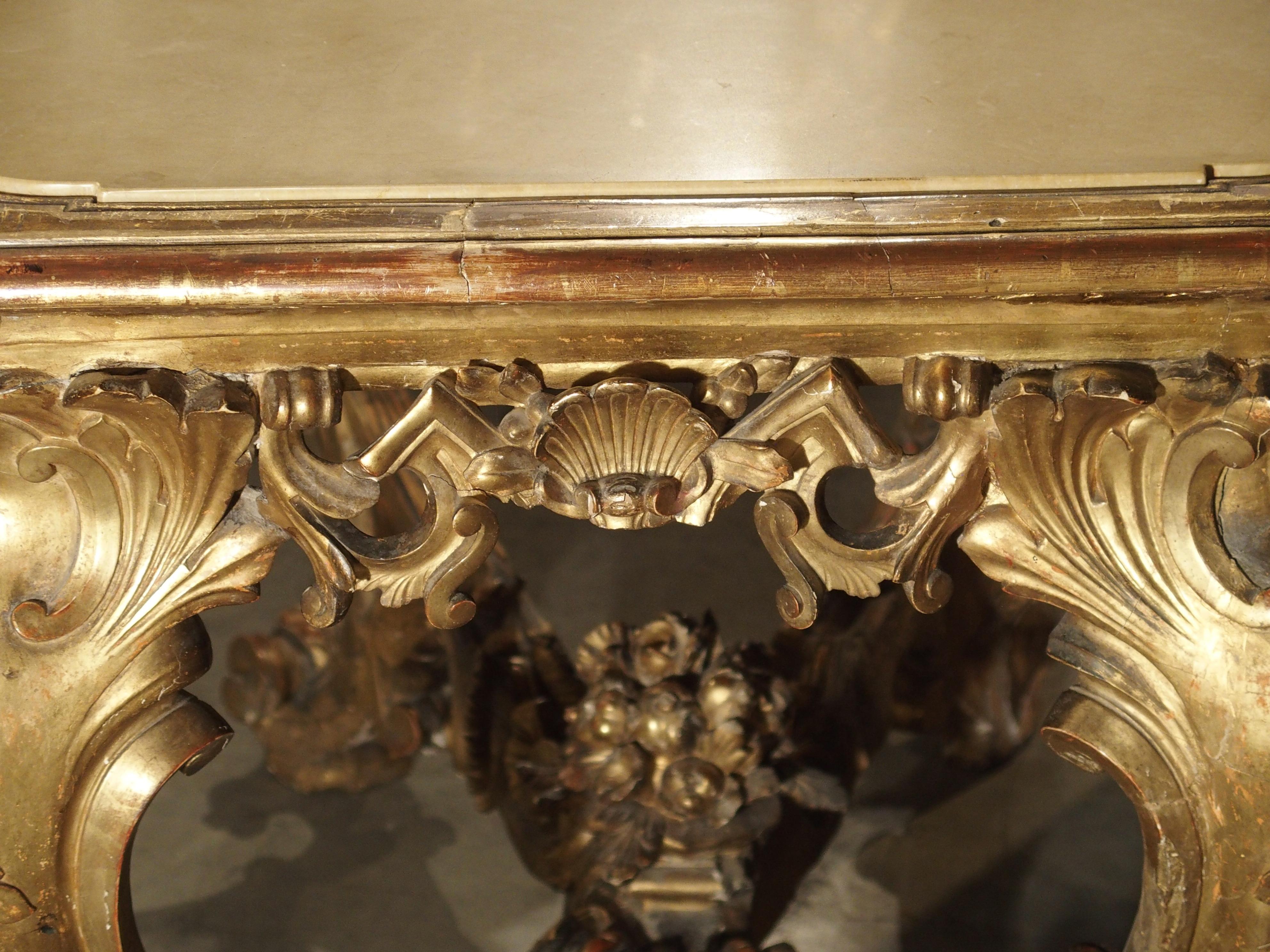 Tavolo consolle in legno dorato italiano della fine del XVII secolo con piano in marmo incastonato in vendita 6