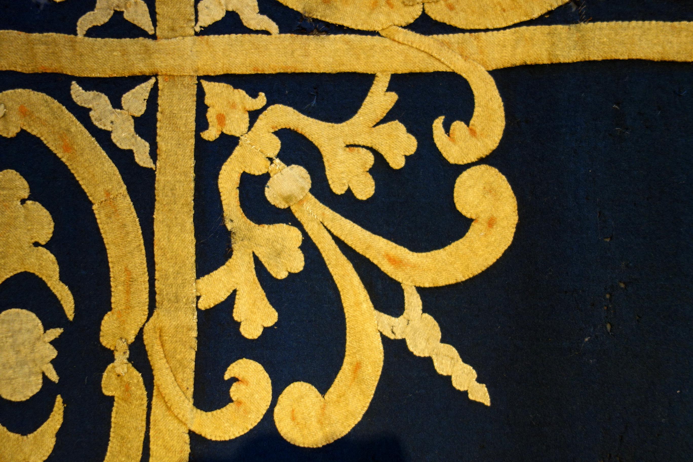 Manteau héraldique italien de la fin du XVIIe siècle - Tapisserie d'armoiries, Lucques, datant d'environ 1690 en vente 10