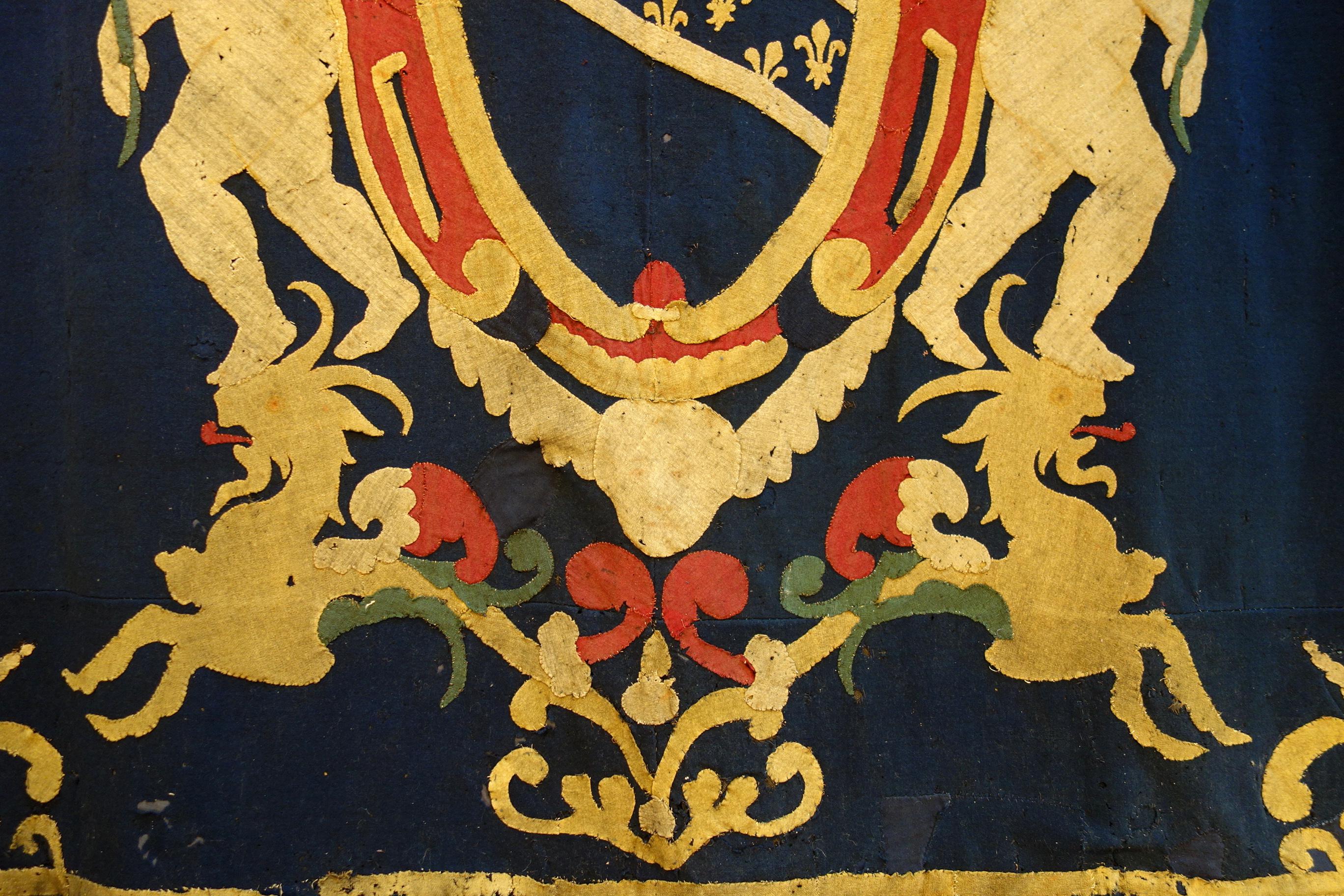 Wool Late 17th Century Italian Heraldic Coat of Arms Tapestry, Lucca, circa 1690 For Sale