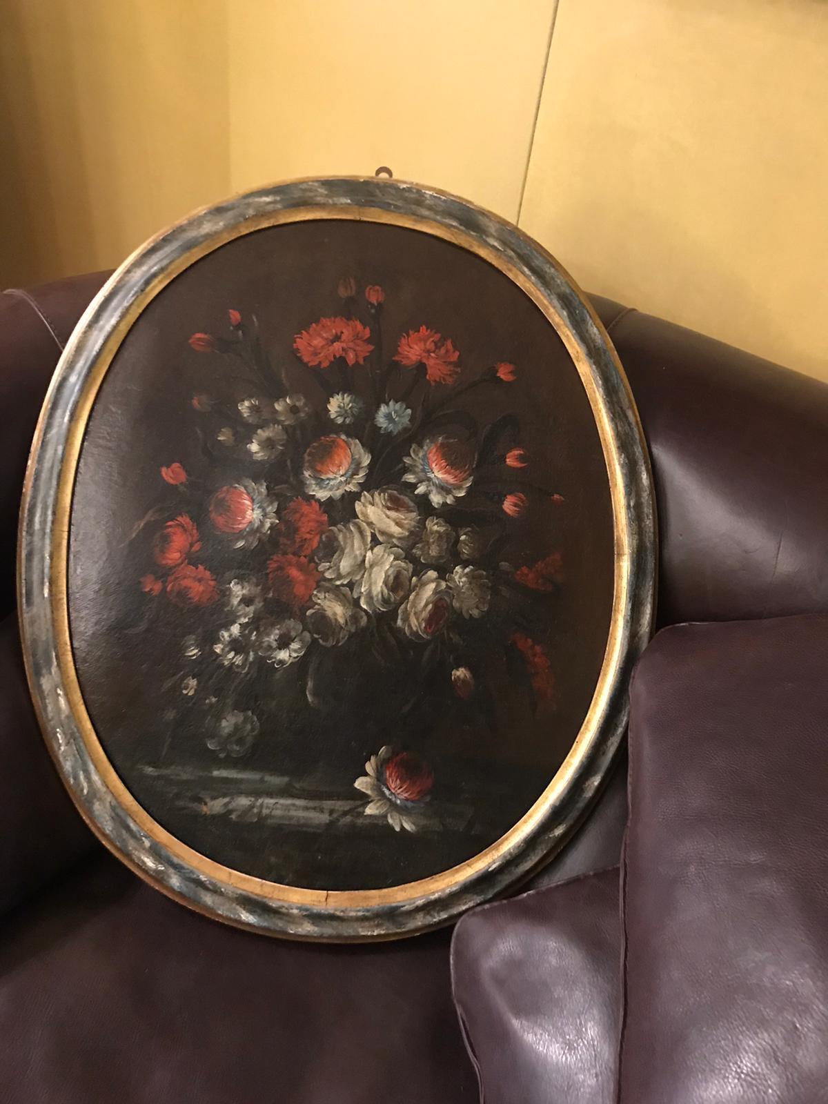 Late 17th Century Italian Oval Lacquered Frames Flowers Still Life Paintings For Sale 2