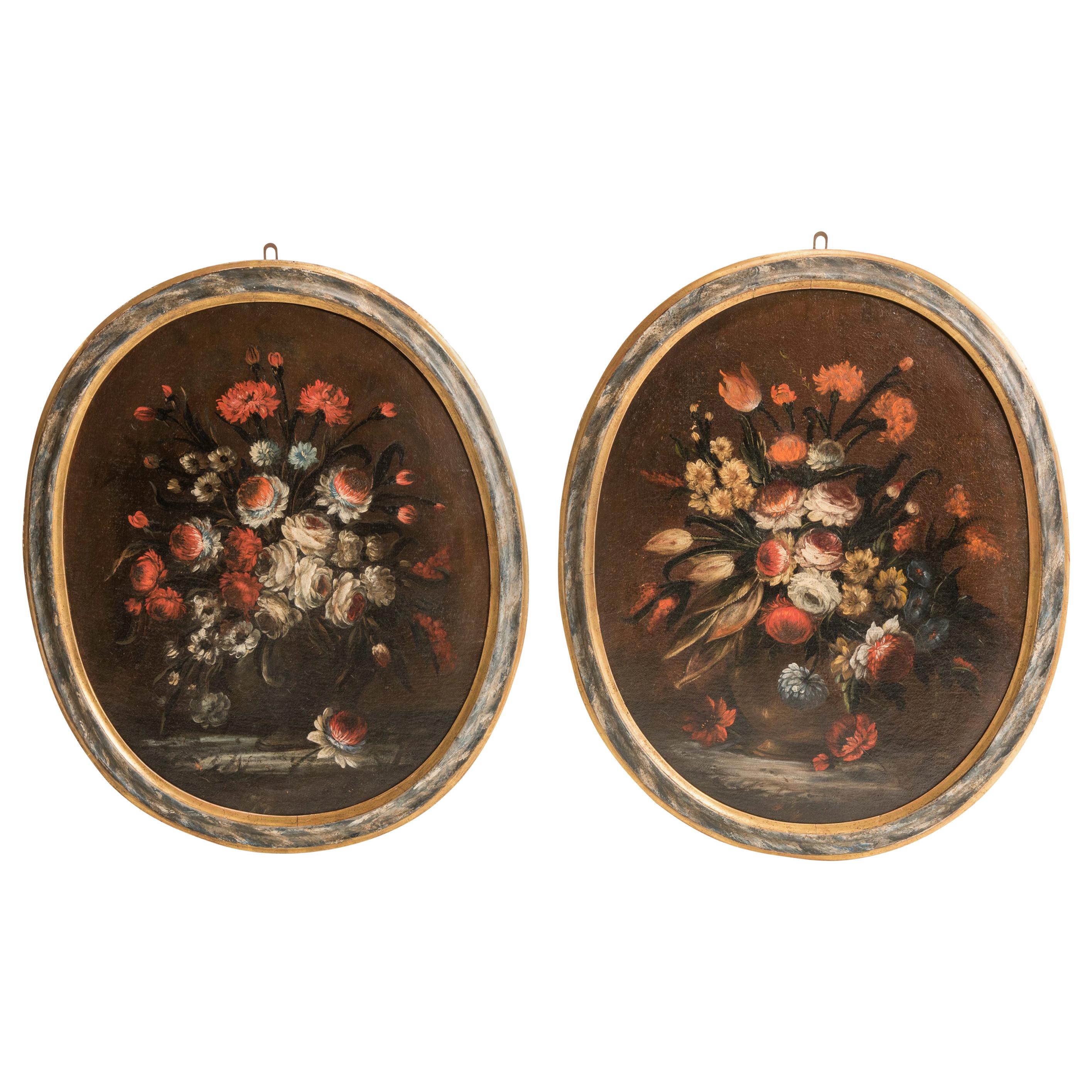 Tableaux italiens de natures mortes avec cadres ovales laqués de la fin du XVIIe siècle, fleurs