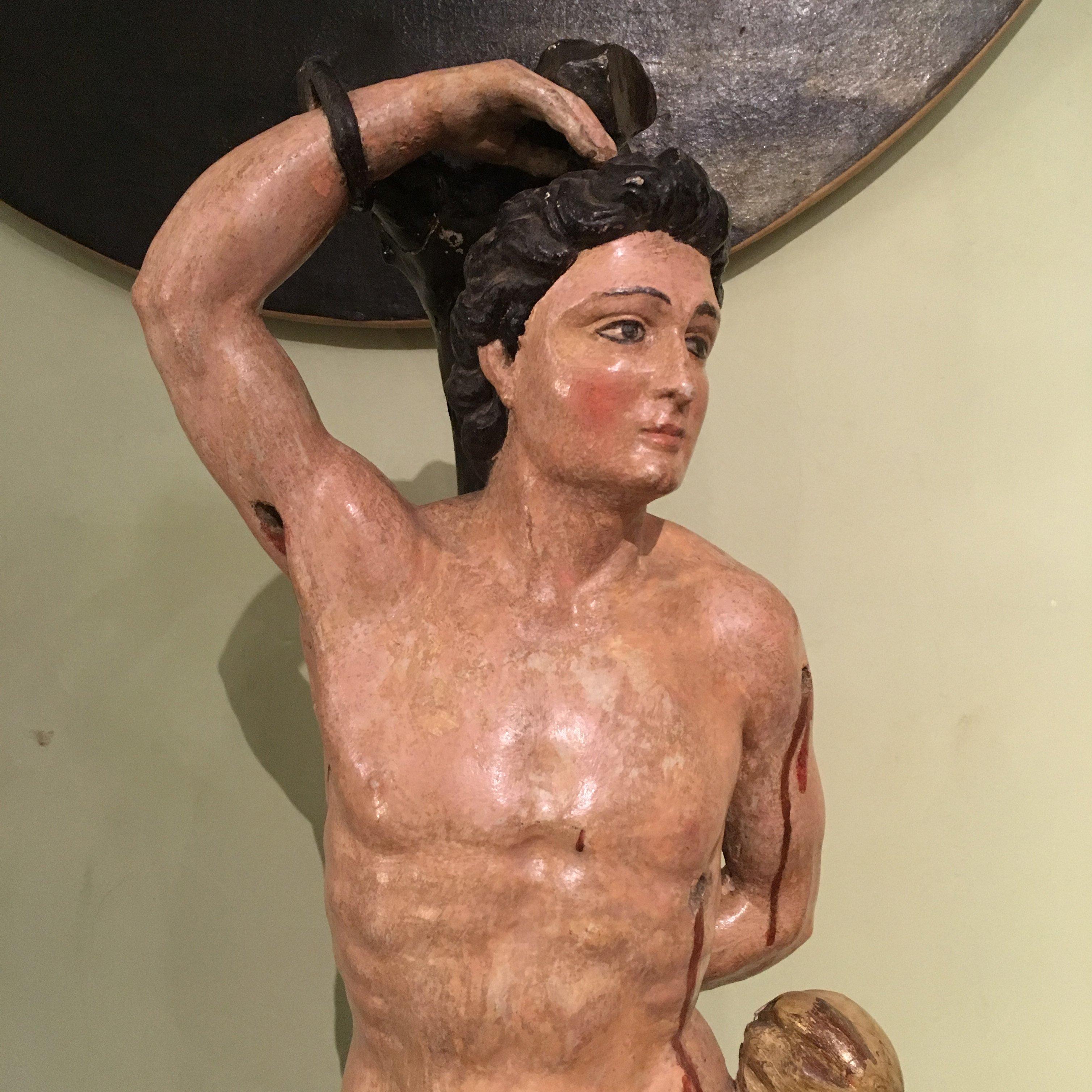 Late 17th Century Italian Saint Sebastian Sculpture in Carved and Painted Wood (Italienisch)