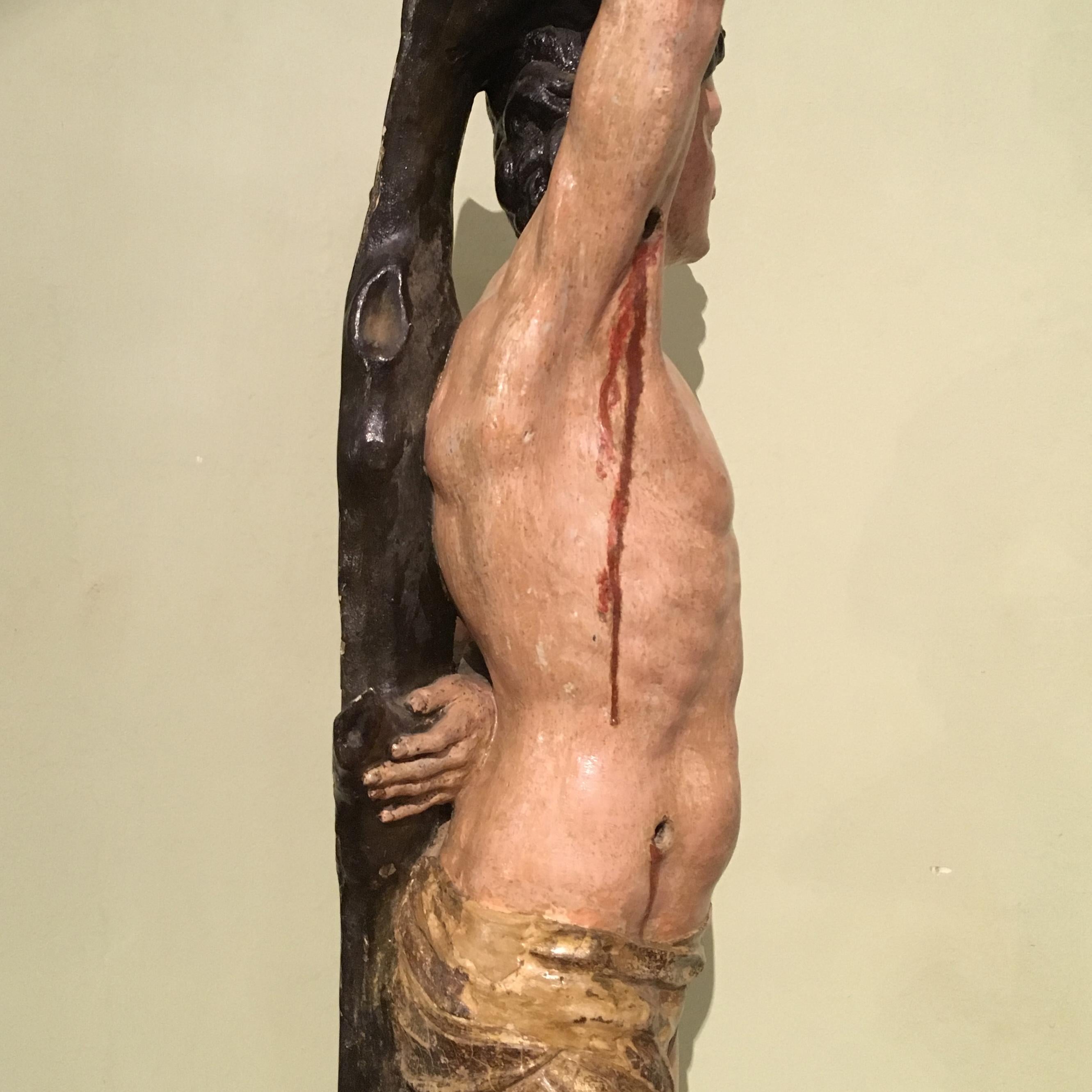 Late 17th Century Italian Saint Sebastian Sculpture in Carved and Painted Wood (Handgeschnitzt)