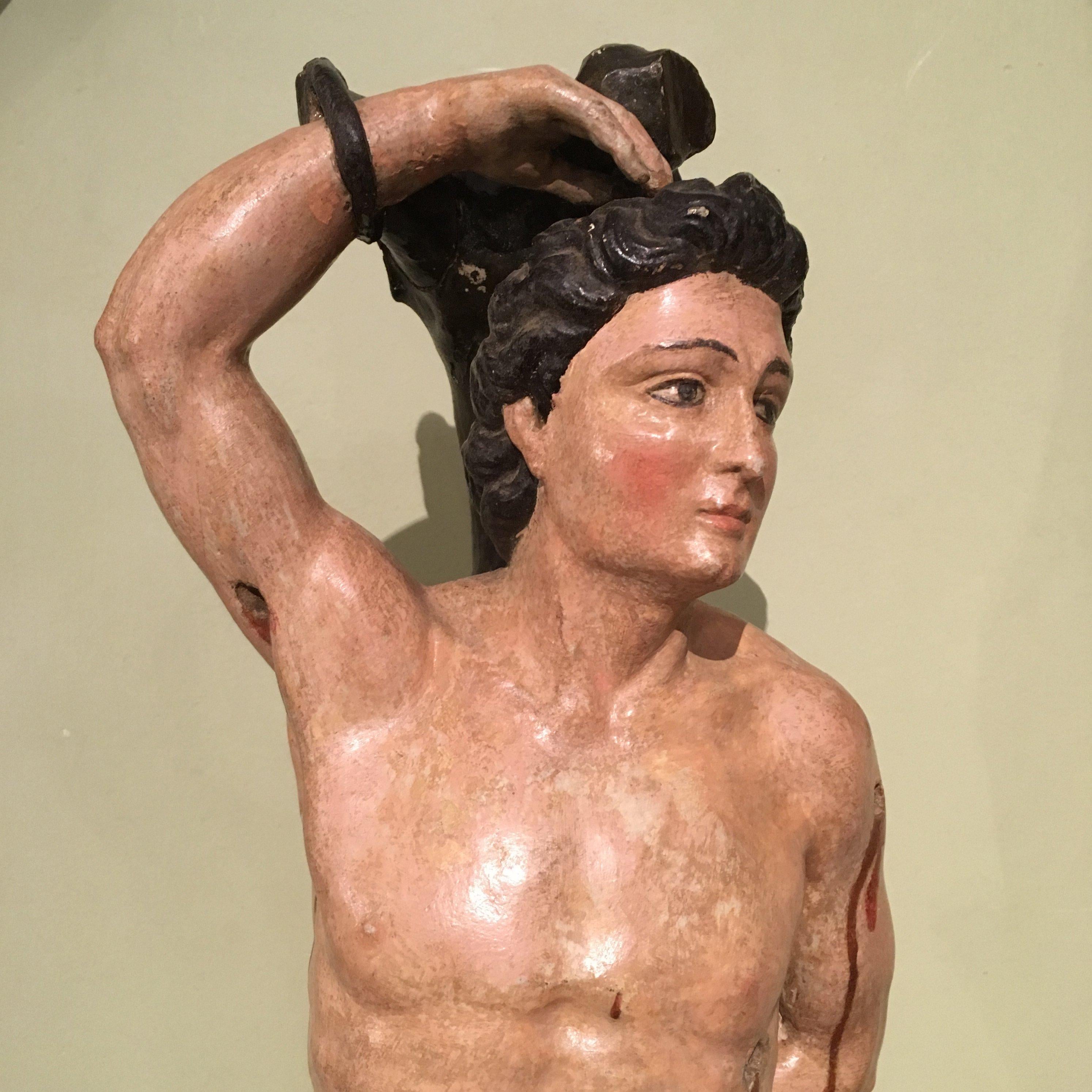 Late 17th Century Italian Saint Sebastian Sculpture in Carved and Painted Wood (17. Jahrhundert)