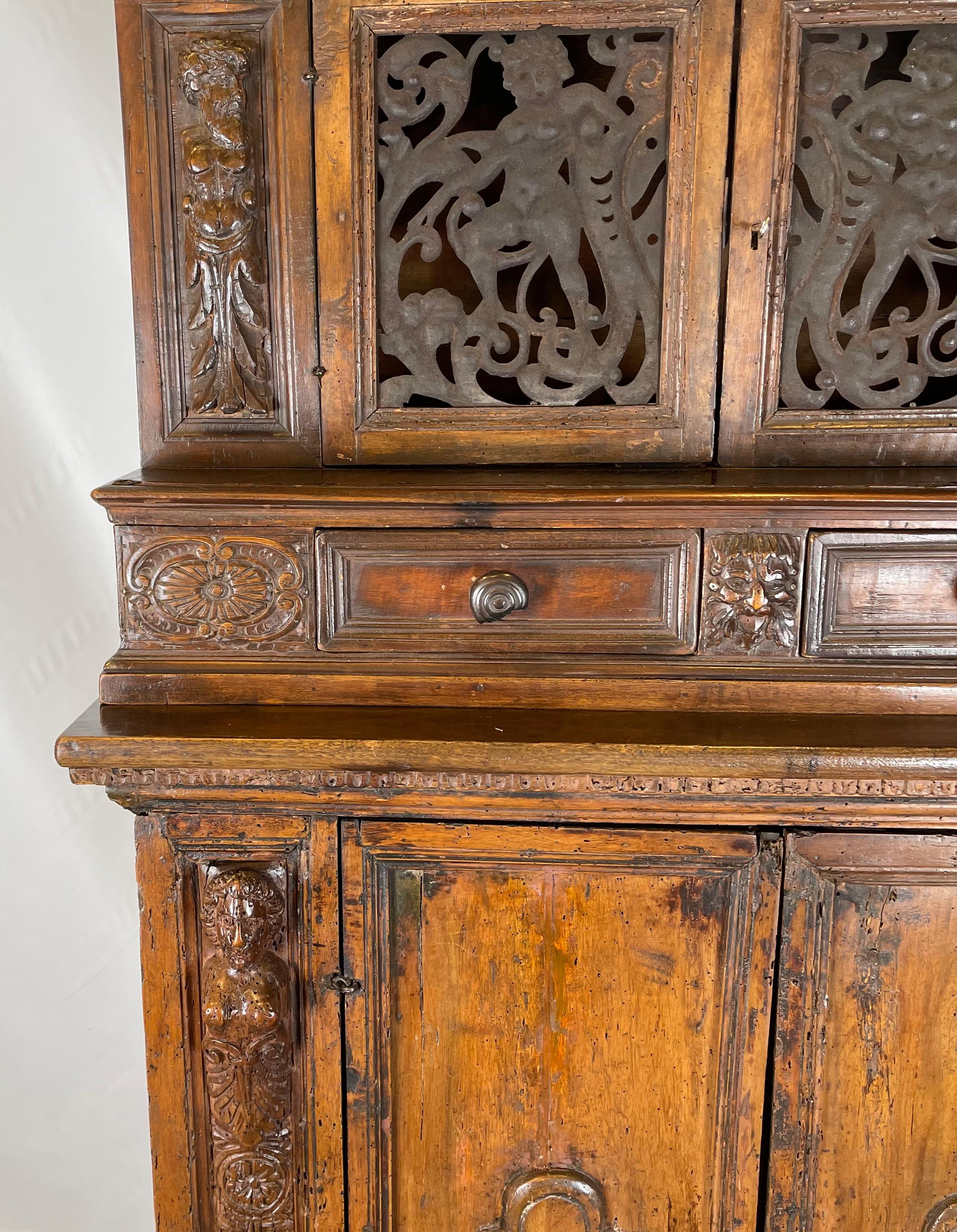Late 17th Century Italian Step-Back Cabinet In Good Condition In Kilmarnock, VA