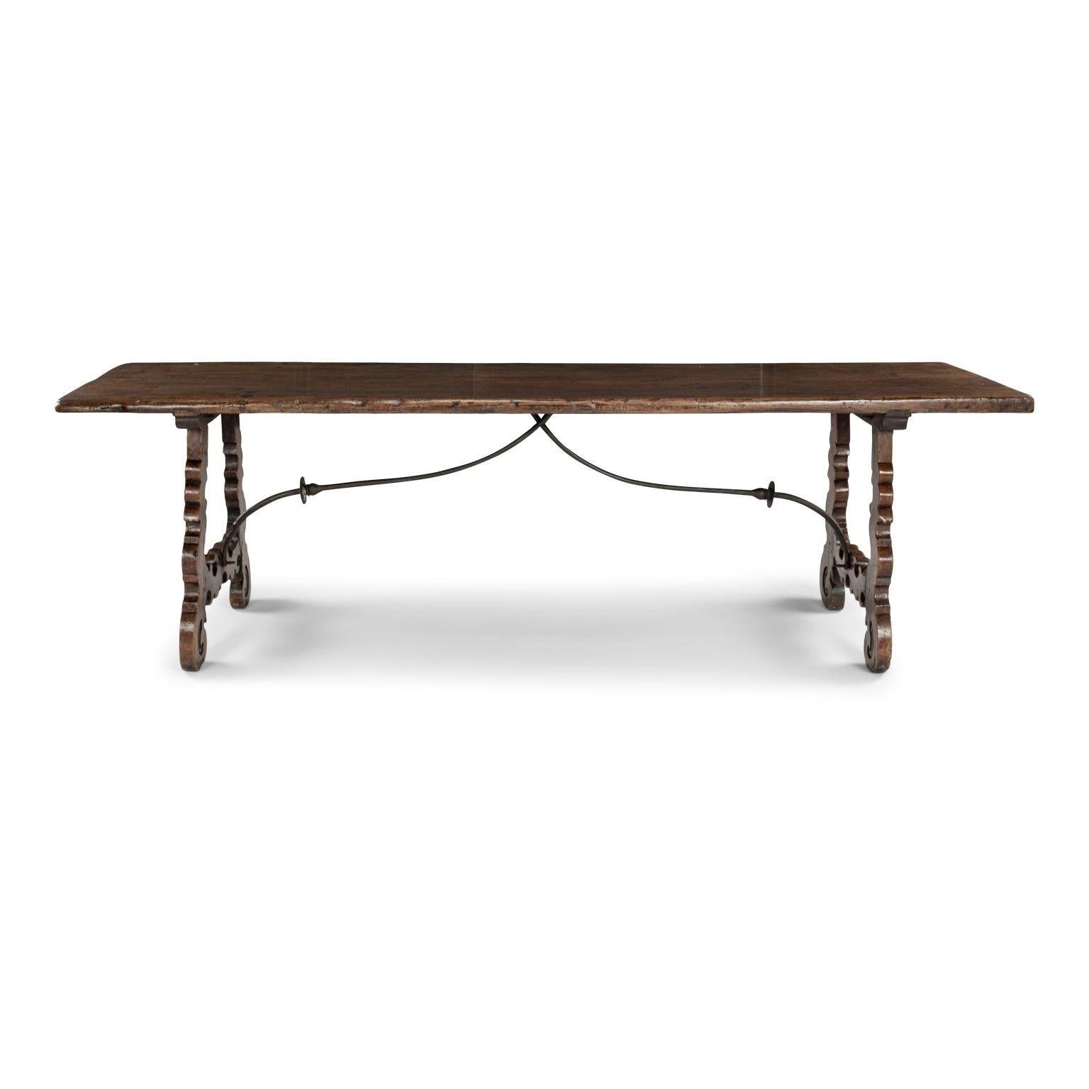 Table de salle à manger ou console italienne en noyer de la fin du XVIIe siècle en vente 1