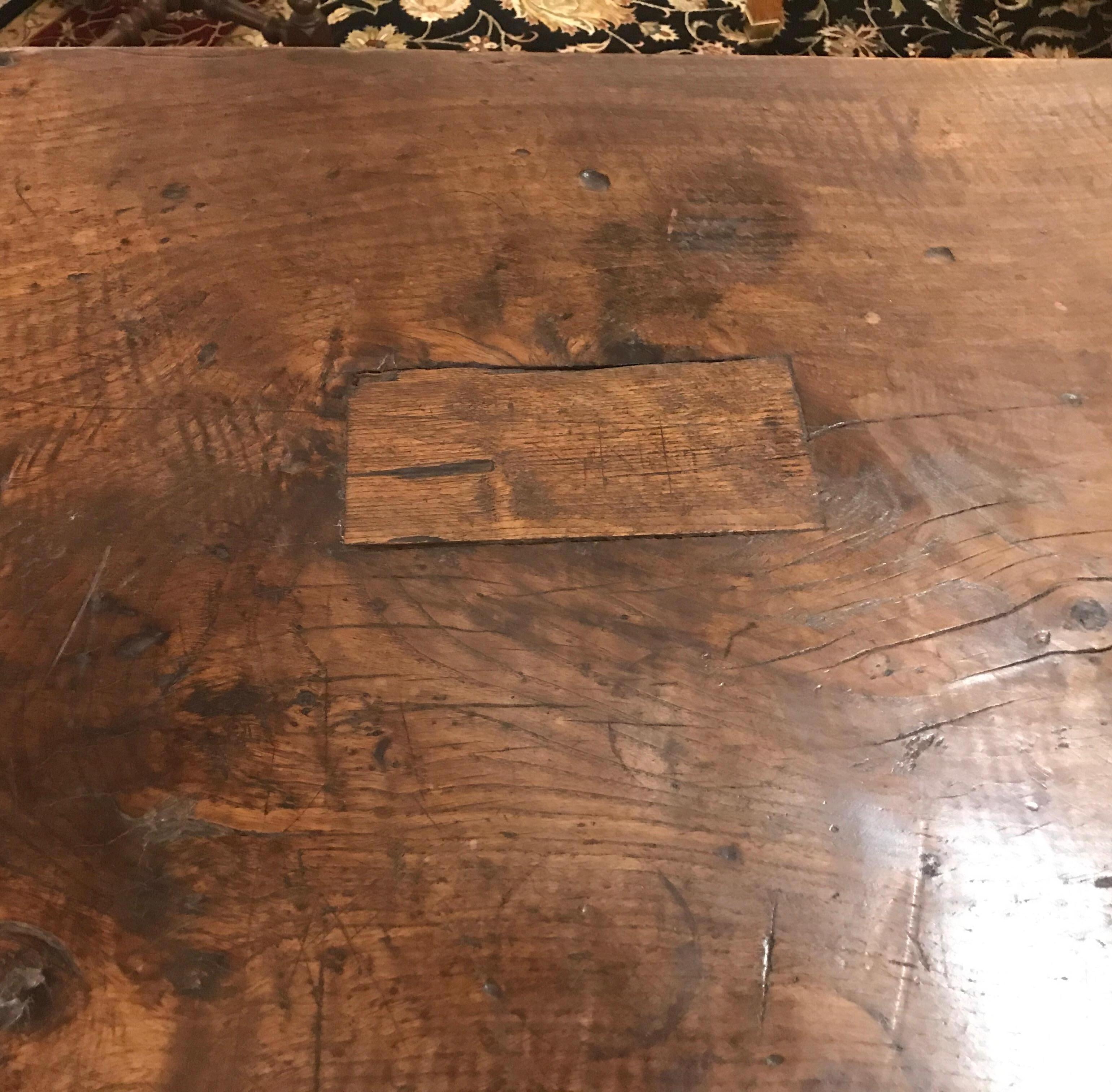 Late 17th Century Italian Walnut Wine Tasting or Pub Table 5