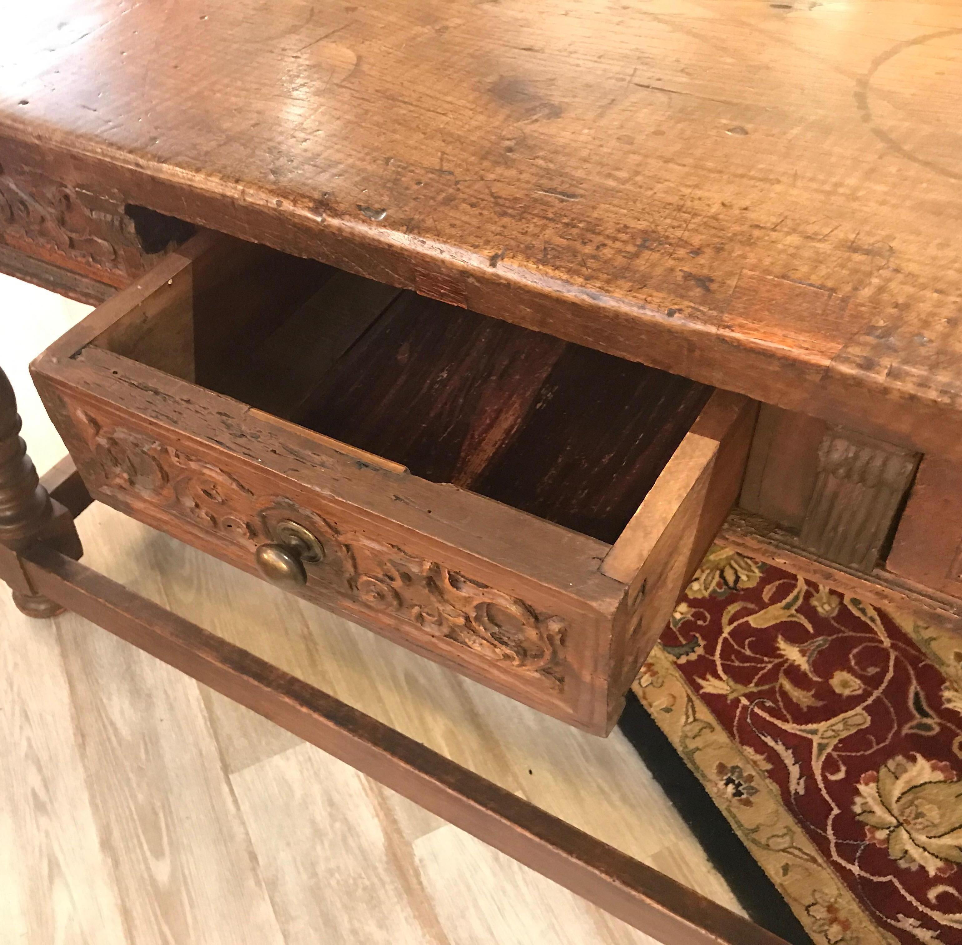 Late 17th Century Italian Walnut Wine Tasting or Pub Table 2