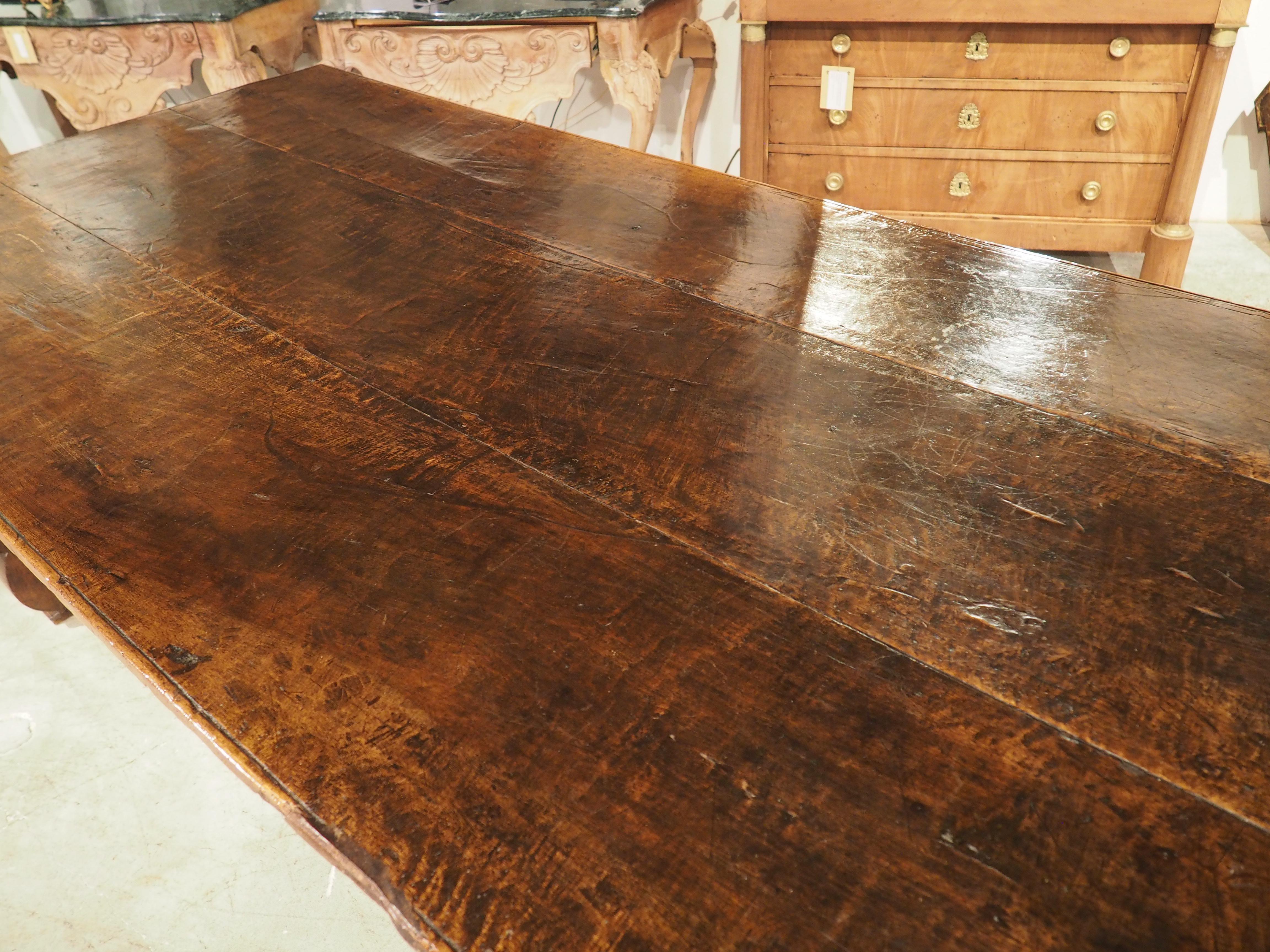 Late 17th Century Italian Walnut Wood Library Table For Sale 13