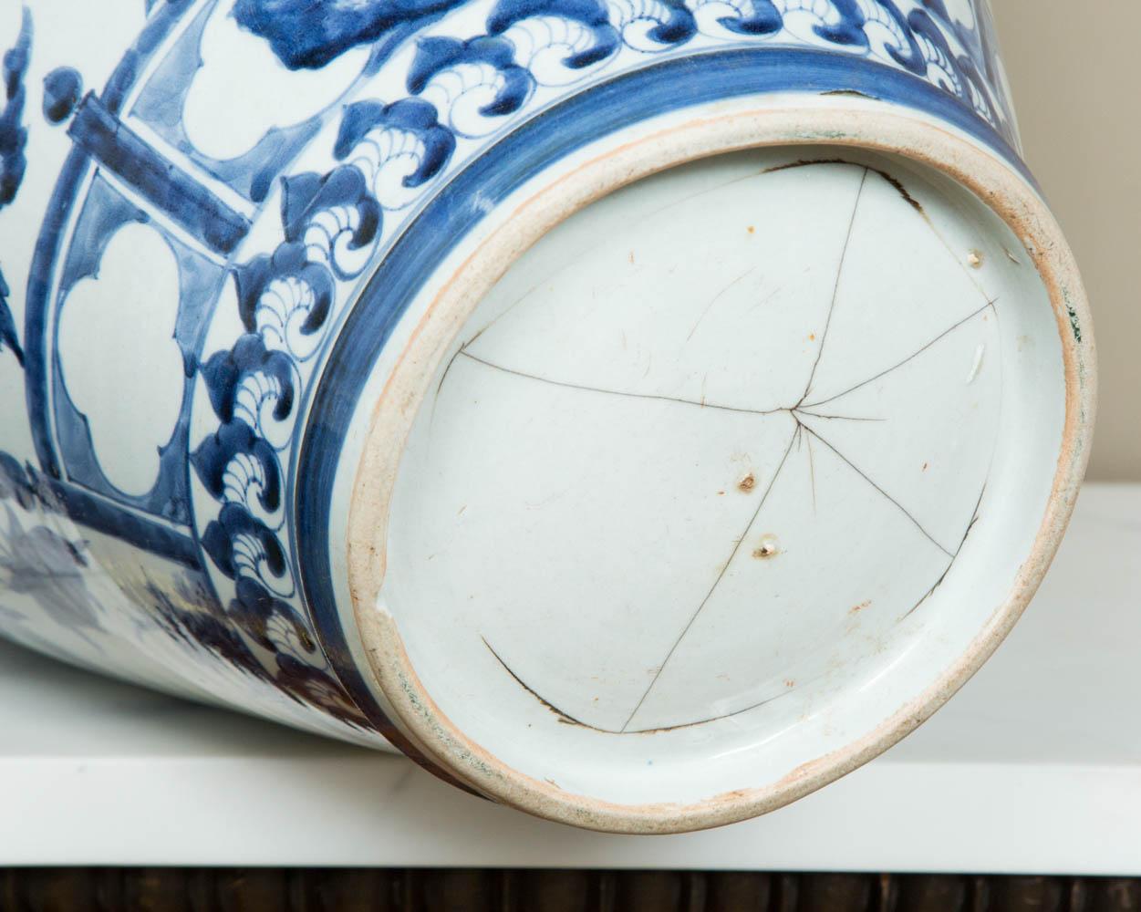 Late 17th Century Japanese Blue and White Arita Jar 6