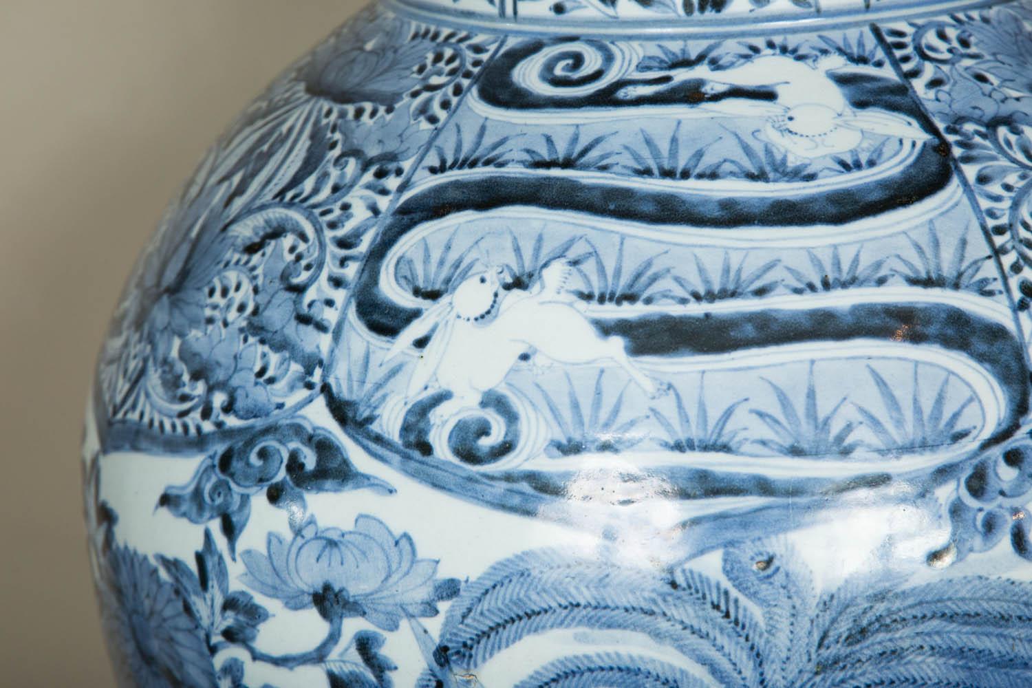 Late 17th Century Japanese Blue and White Arita Jar In Good Condition In London, GB