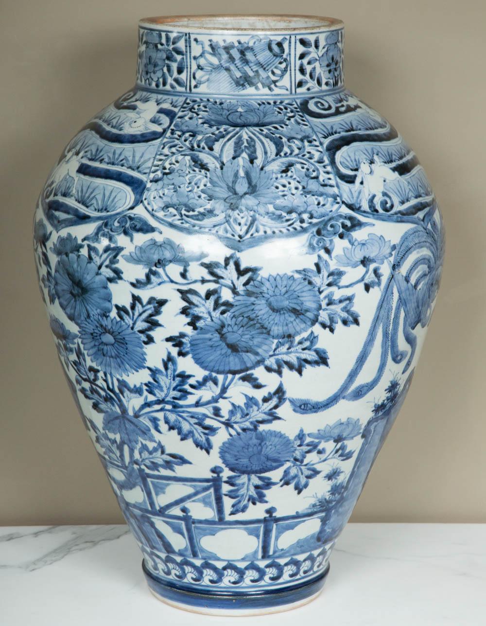 Late 17th Century Japanese Blue and White Arita Jar 2