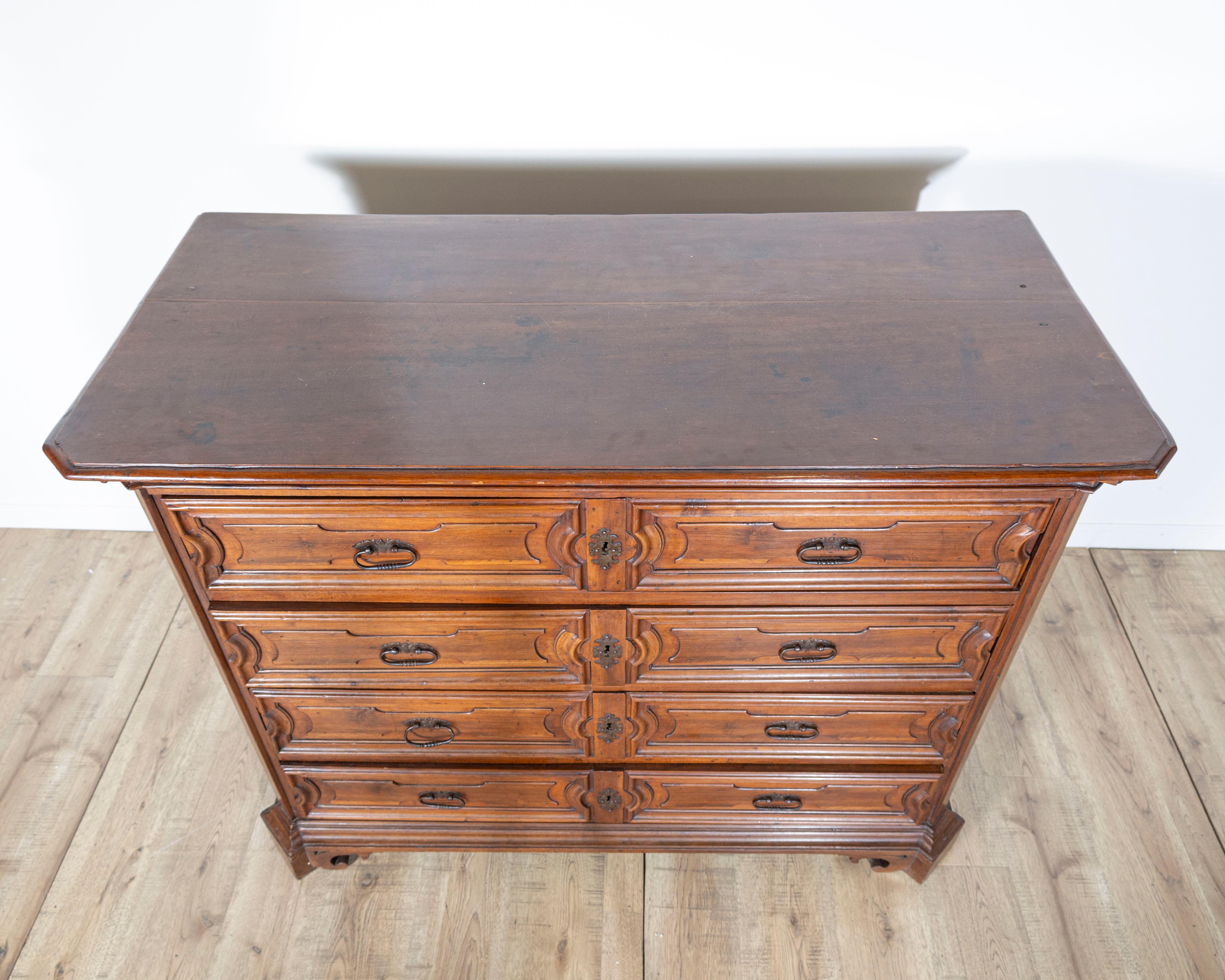 Late 17th Century, Lombard Louis XIV Walnut Canterano with Writing Cabinet In Good Condition For Sale In Atlanta, GA