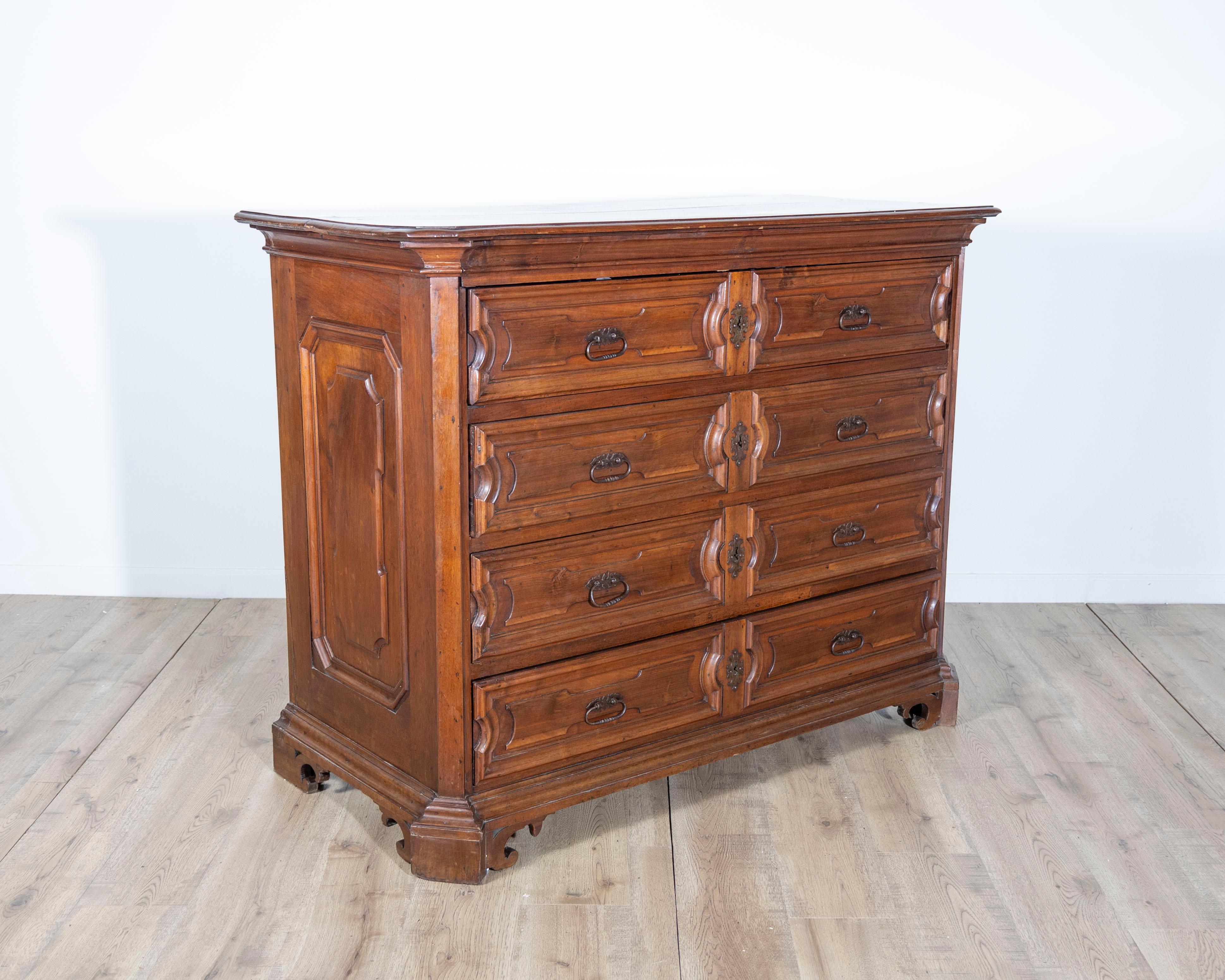 18th Century and Earlier Late 17th Century, Lombard Louis XIV Walnut Canterano with Writing Cabinet For Sale
