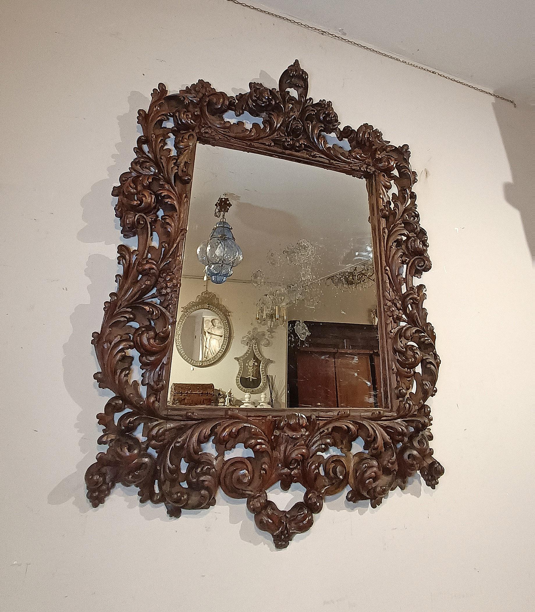 LATE 17th CENTURY LOUIS XIV MIRROR IN WALNUT For Sale 1