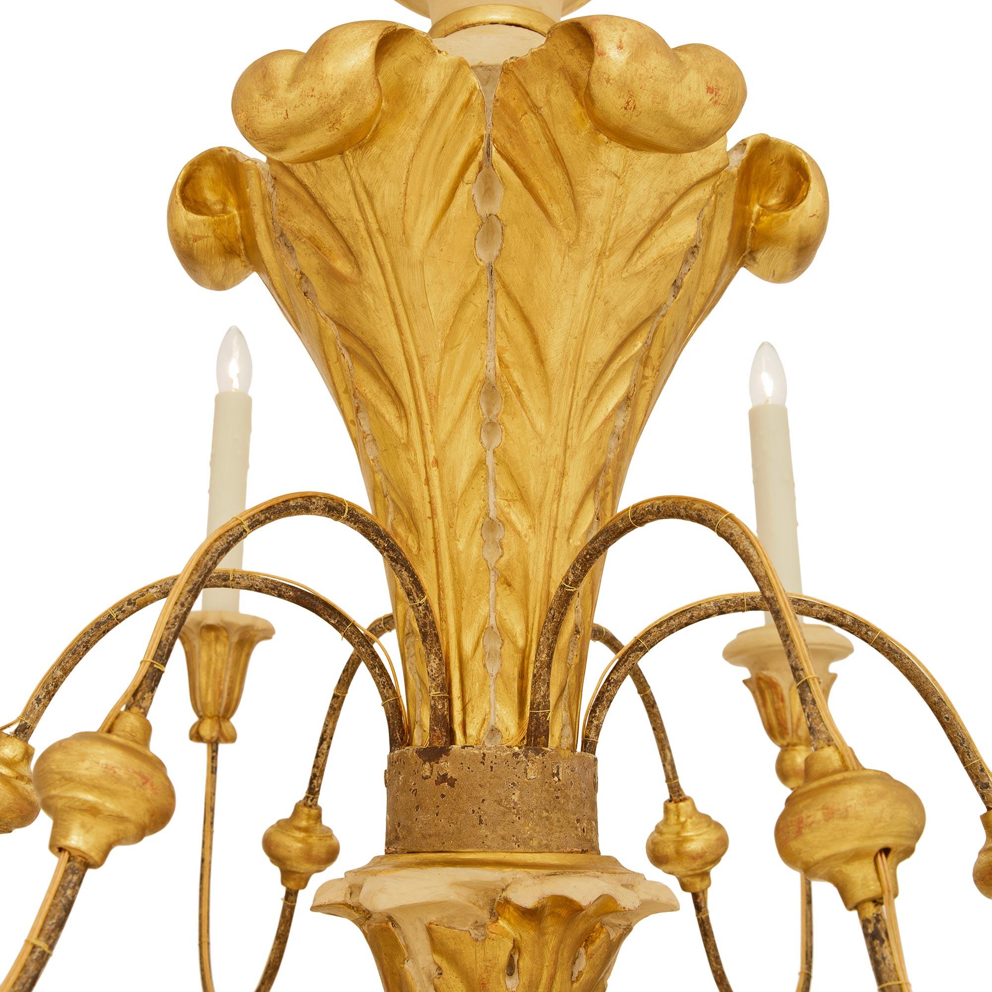 Lampadari in legno patinato e legno dorato della fine del XVII secolo, periodo Luigi XIV In condizioni buone in vendita a West Palm Beach, FL