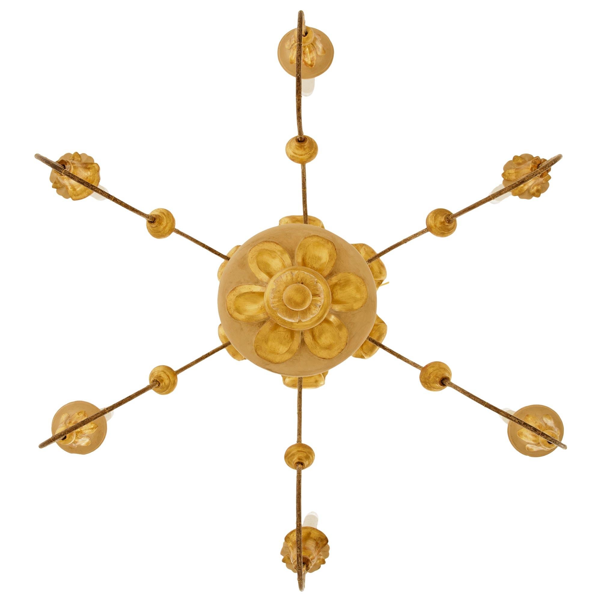 Legno Lampadari in legno patinato e legno dorato della fine del XVII secolo, periodo Luigi XIV in vendita