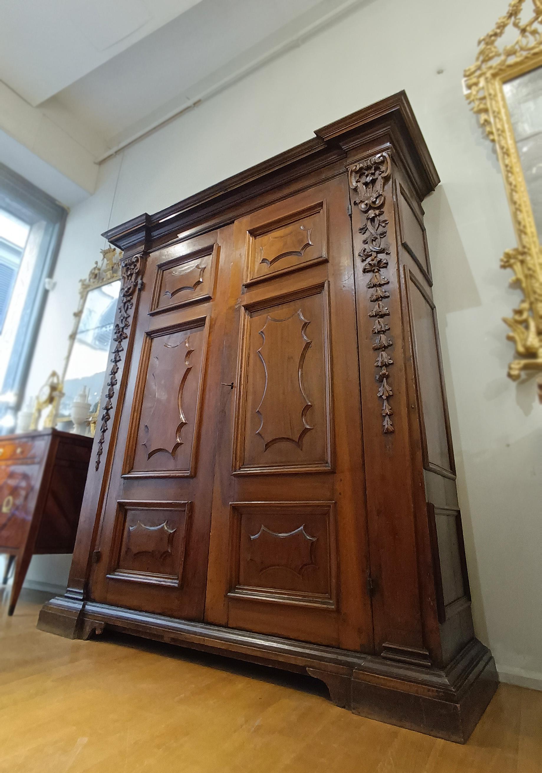 BOÎTIER LOUIS XIV EN NOYER DE LA FIN DU XVIIe SIÈCLE en vente 4