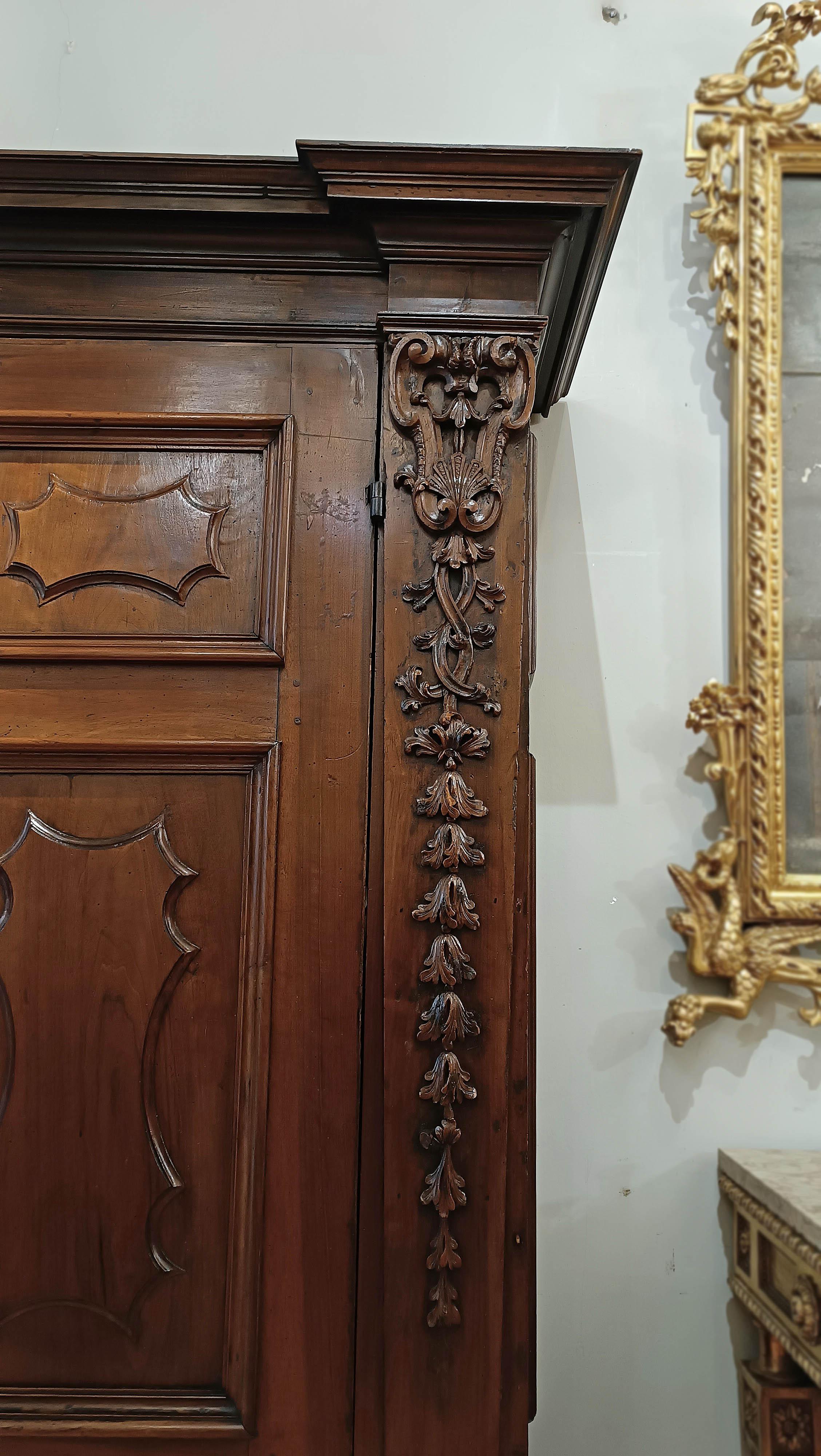 17th Century BOÎTIER LOUIS XIV EN NOYER DE LA FIN DU XVIIe SIÈCLE en vente