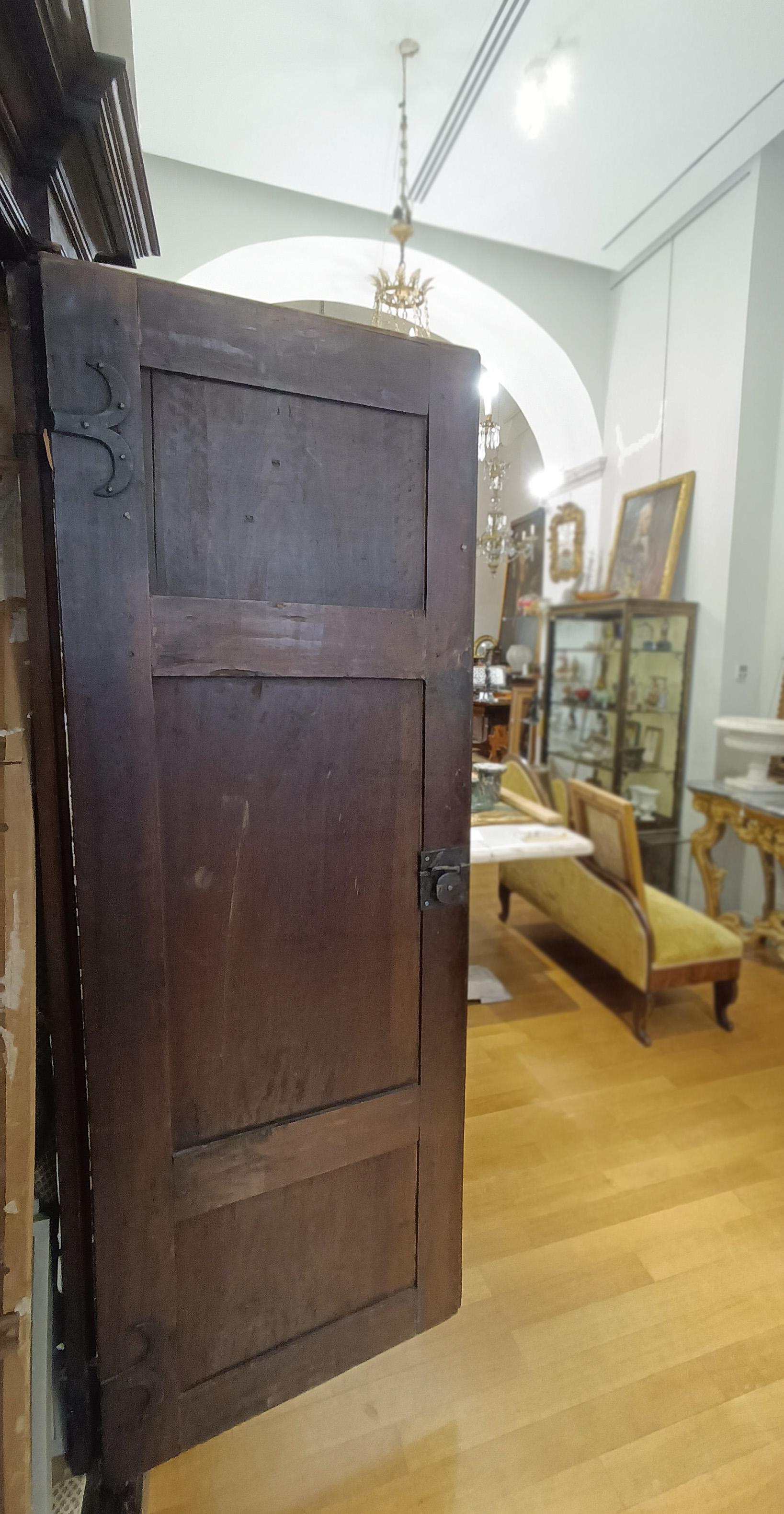 BOÎTIER LOUIS XIV EN NOYER DE LA FIN DU XVIIe SIÈCLE en vente 1
