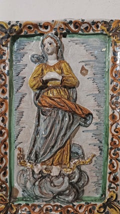 LATE 17th CENTURY MONTELUPO MAJOLICA PLAQUE WITH VIRGIN
