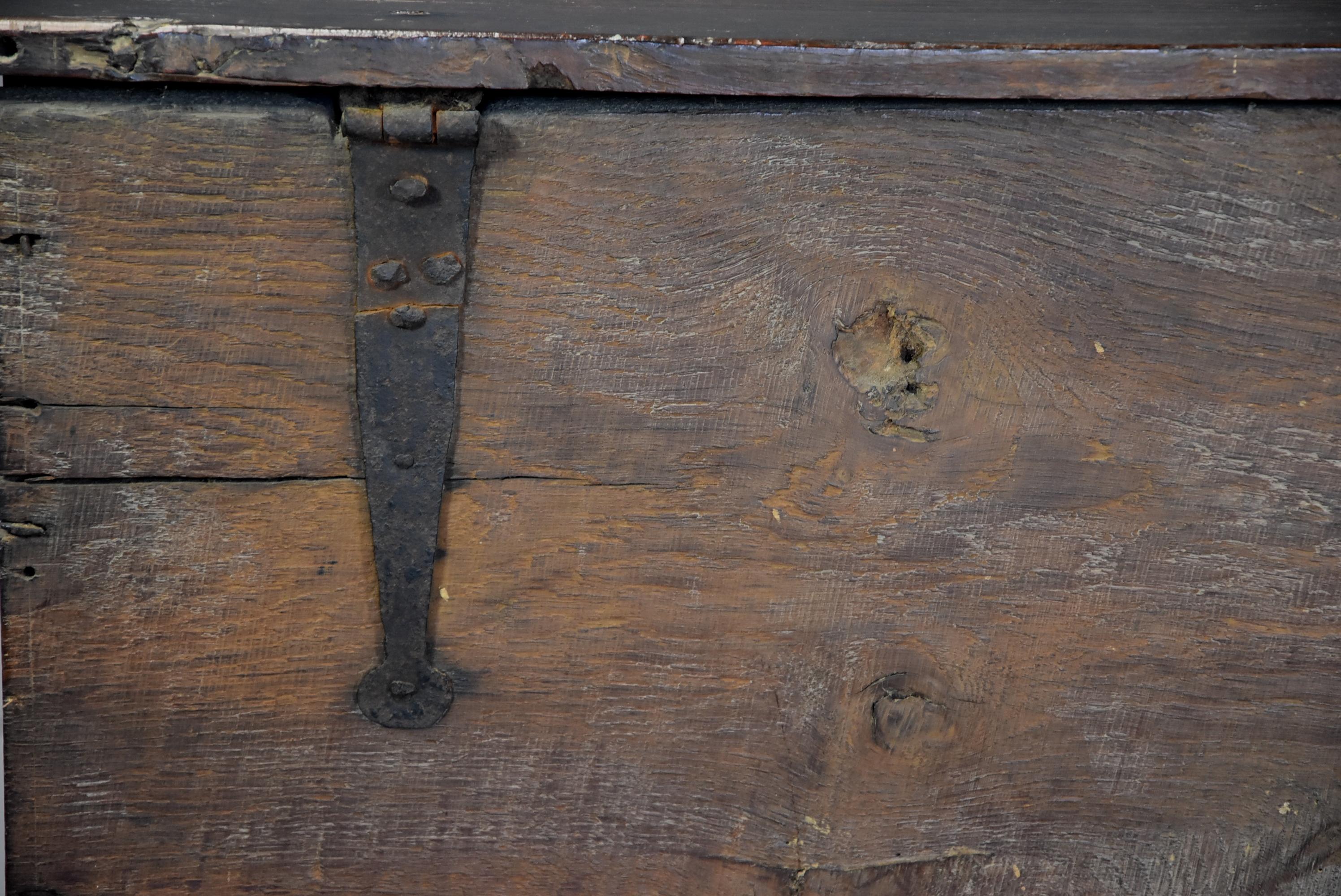 Late 17th Century Oak Six Plank Coffer with Excellent Patina Narrow Proportions 8