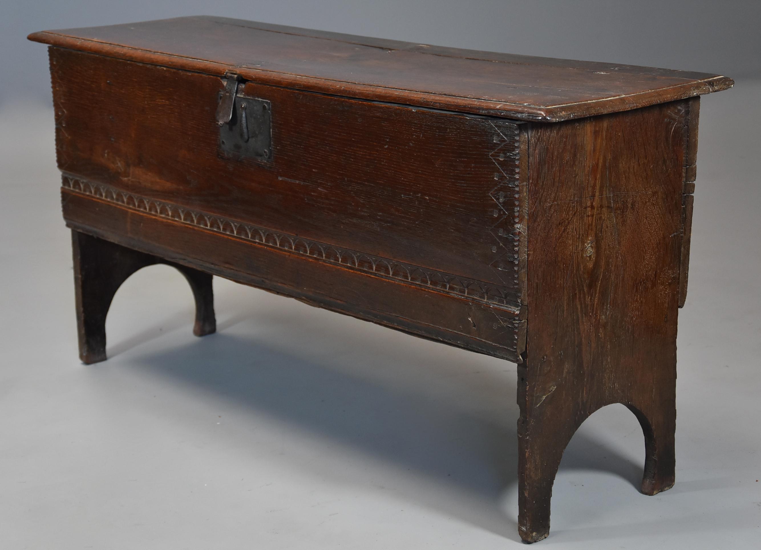 Late 17th Century Oak Six Plank Coffer with Excellent Patina Narrow Proportions In Good Condition In Suffolk, GB