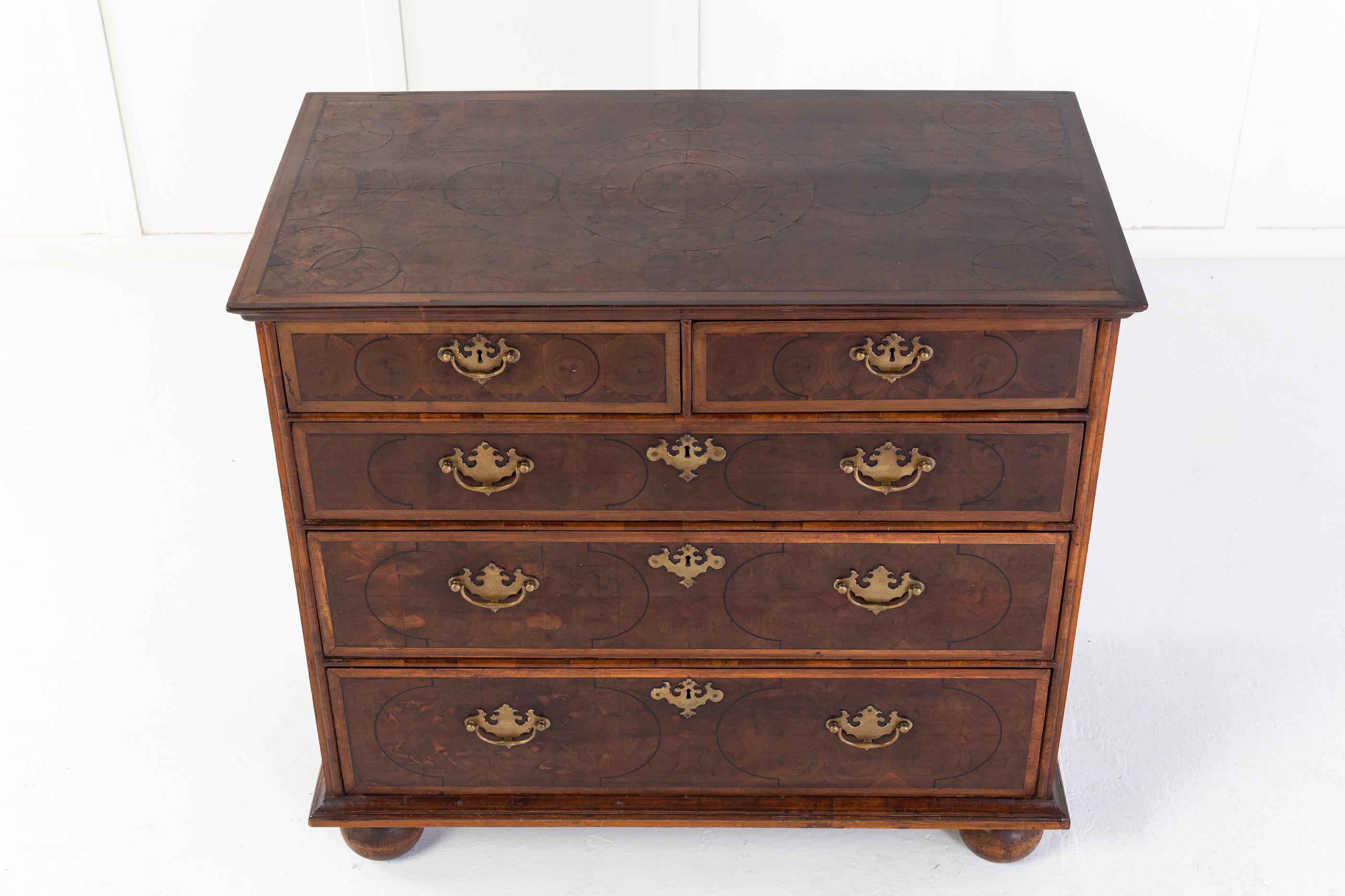 Late 17th Century Oyster Chest of Drawers In Good Condition In Gloucestershire, GB