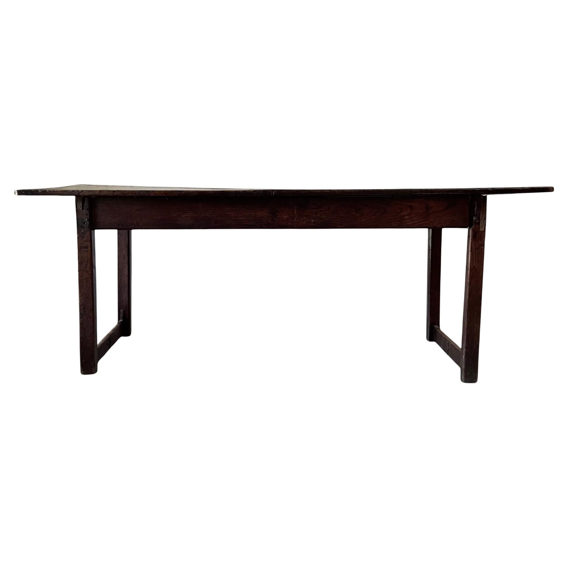 Mesa de comedor rústica de roble de finales del siglo XVII en venta