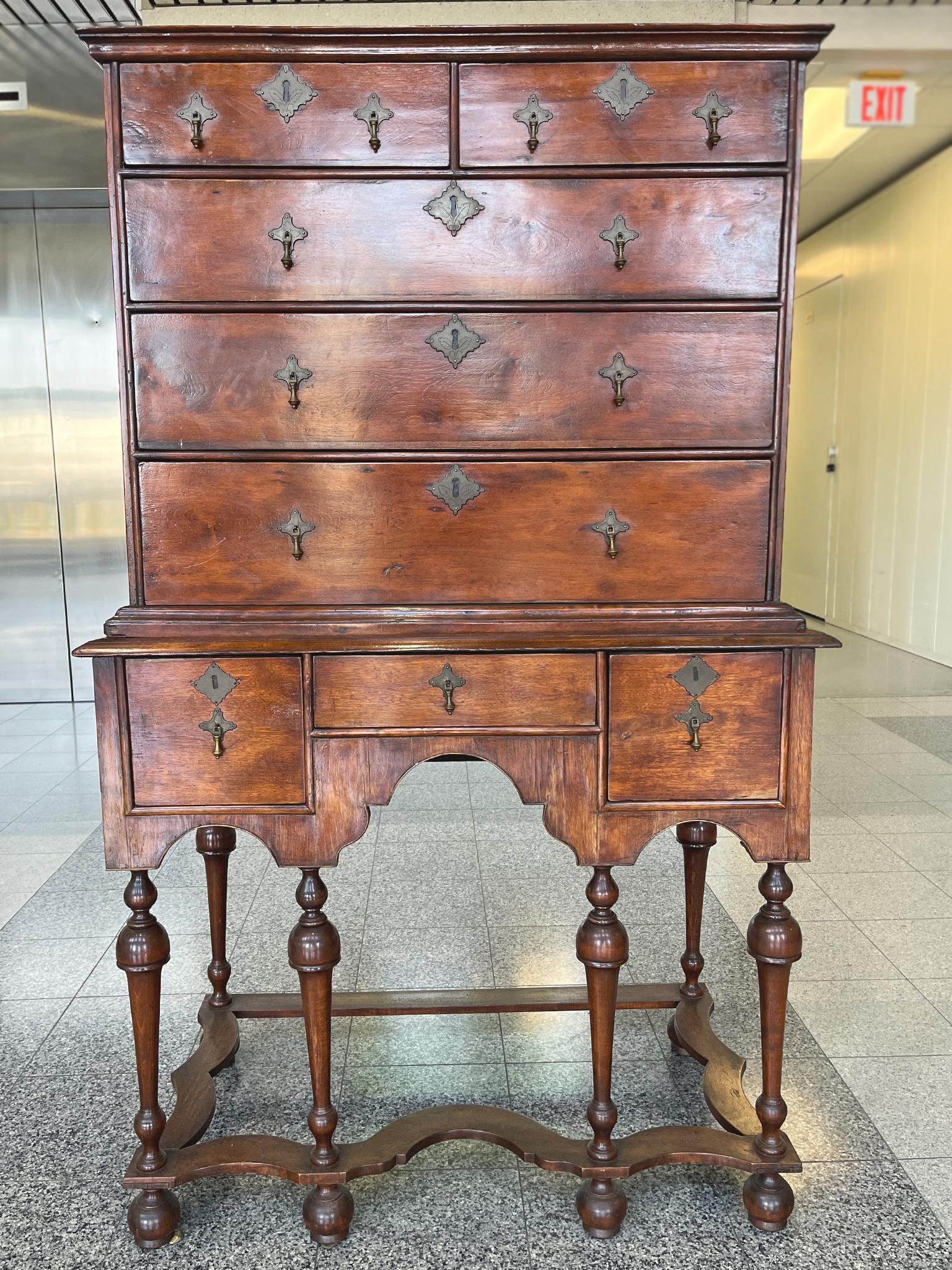 Inglese Cassettiera di William & Mary della fine del XVII secolo in vendita