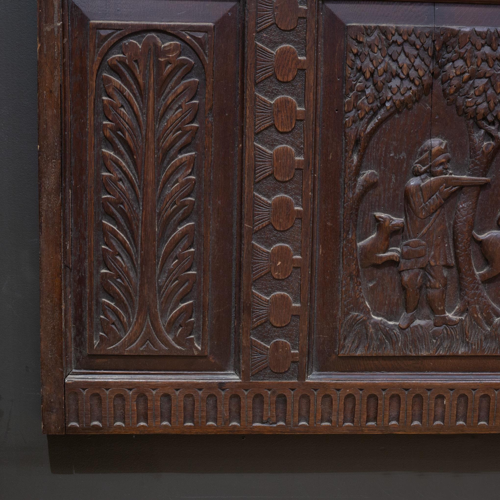Panneau de chasse de la fin du 17e/début du 18e siècle en bois sculpté C.1680-1750 Bon état - En vente à San Francisco, CA