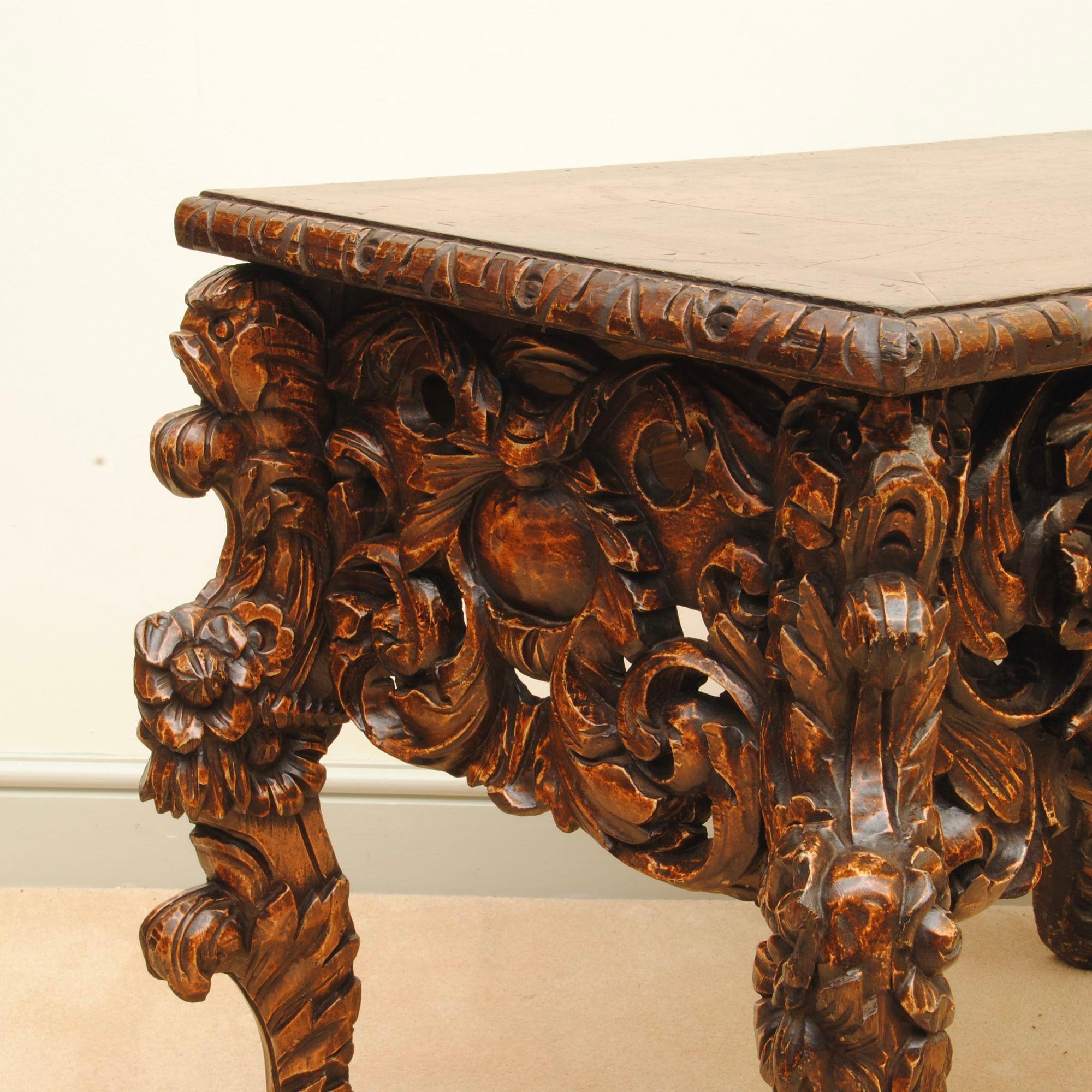 Late 17th/ Early 18th Century Carved Console Table In Good Condition For Sale In Lincolnshire, GB