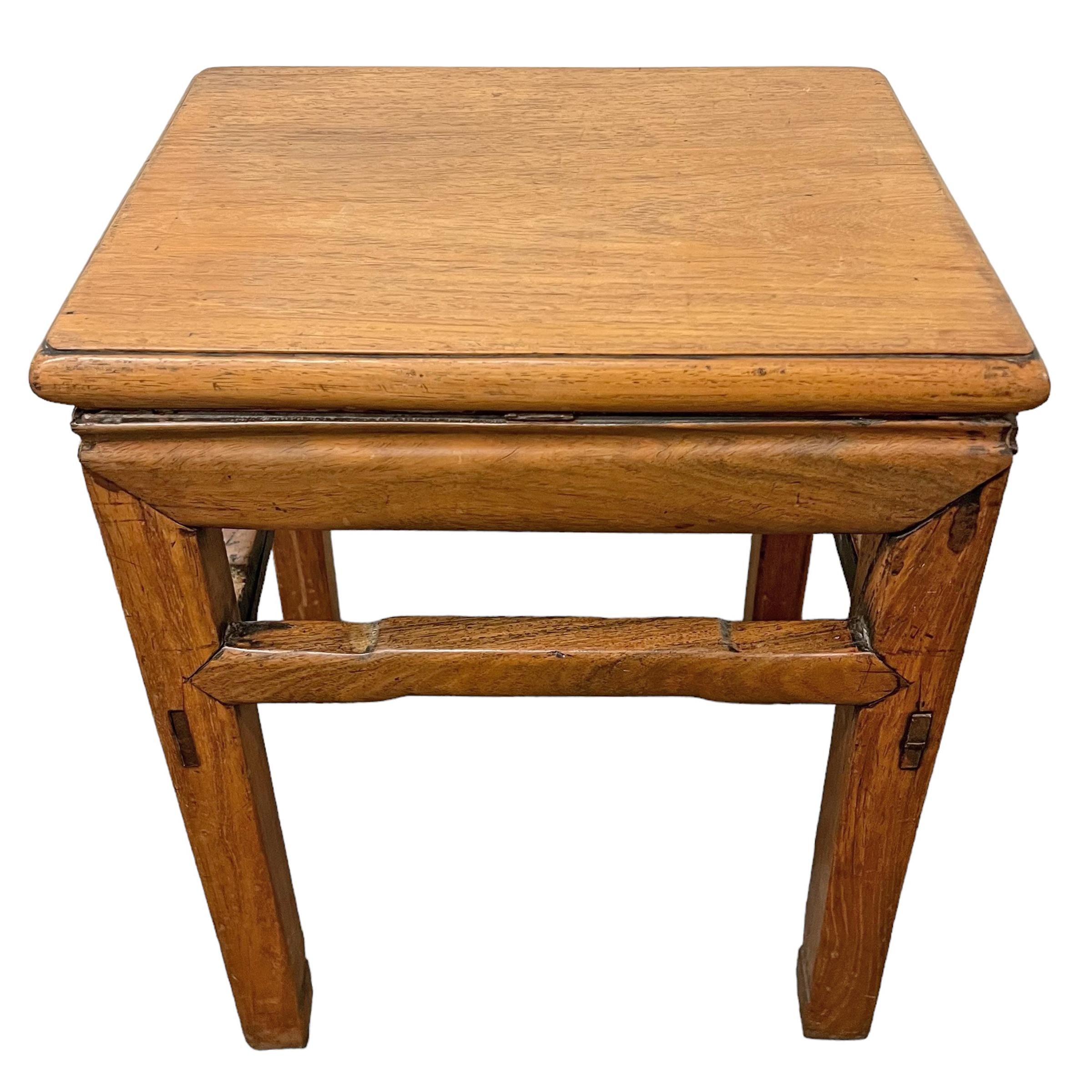 Late 17th/Early 18th Century Chinese Huanghuali Scholar's Stool In Good Condition For Sale In Chicago, IL