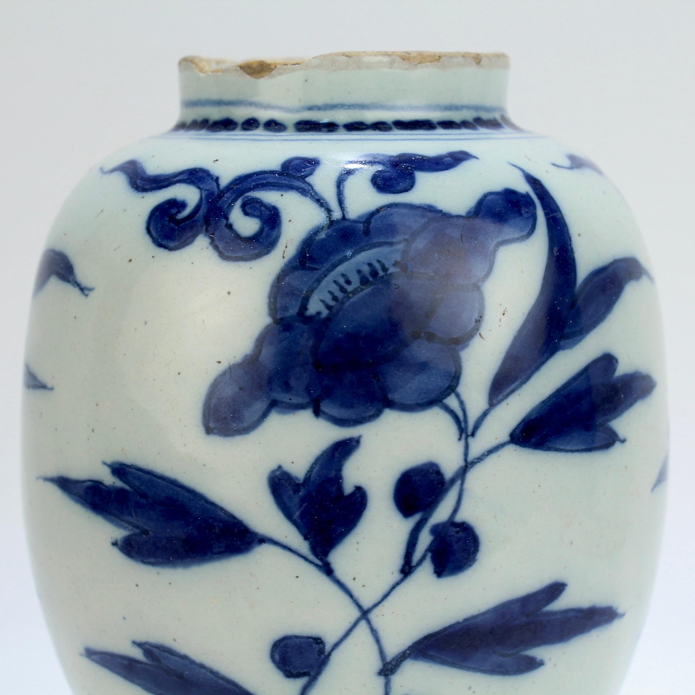 Late 17th-Early 18th Century Dutch Delft Vase or Jar Marked for Gerrit Kam For Sale 4