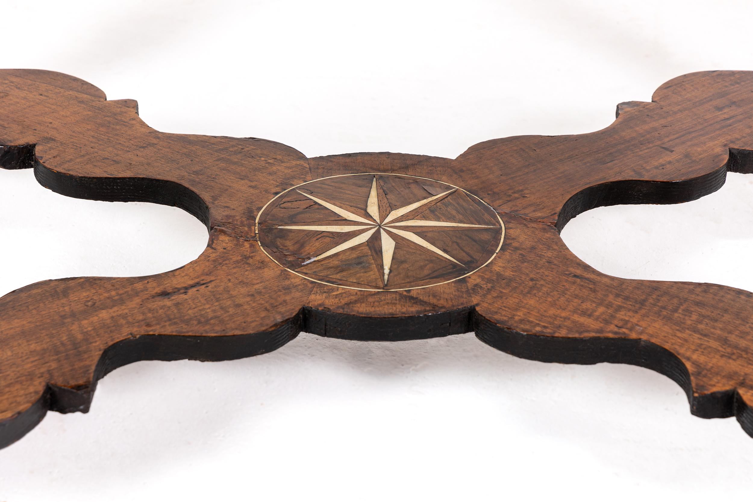 Late 17th/Early 18th Century Dutch Marquetry Side Table In Excellent Condition For Sale In Gloucestershire, GB