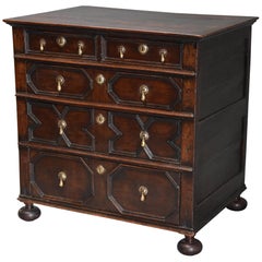Late 17th-Early 18th Century English Oak Moulded Front Chest of Drawers