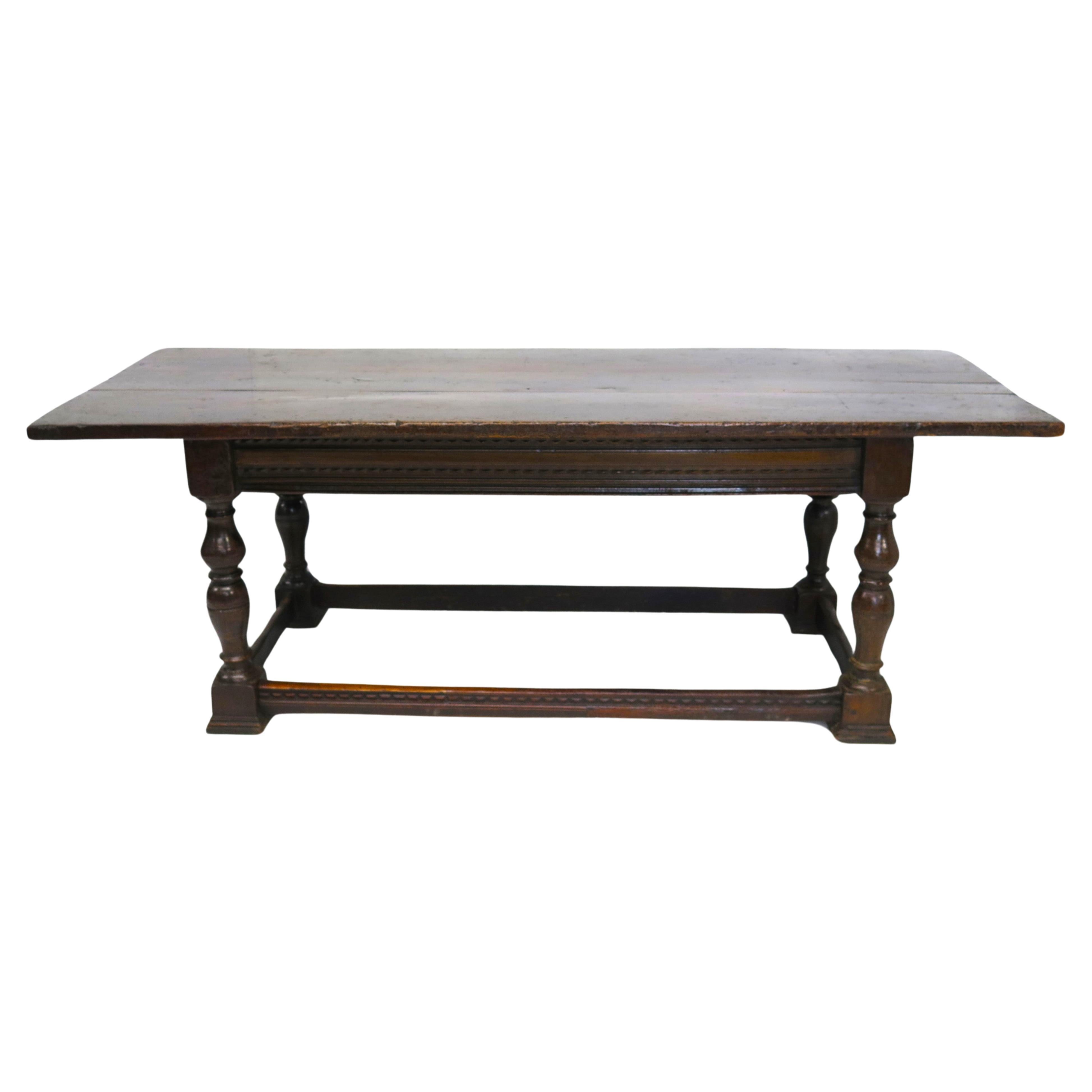 Late 17th-Early 18th Century English Oak Refectory Table For Sale