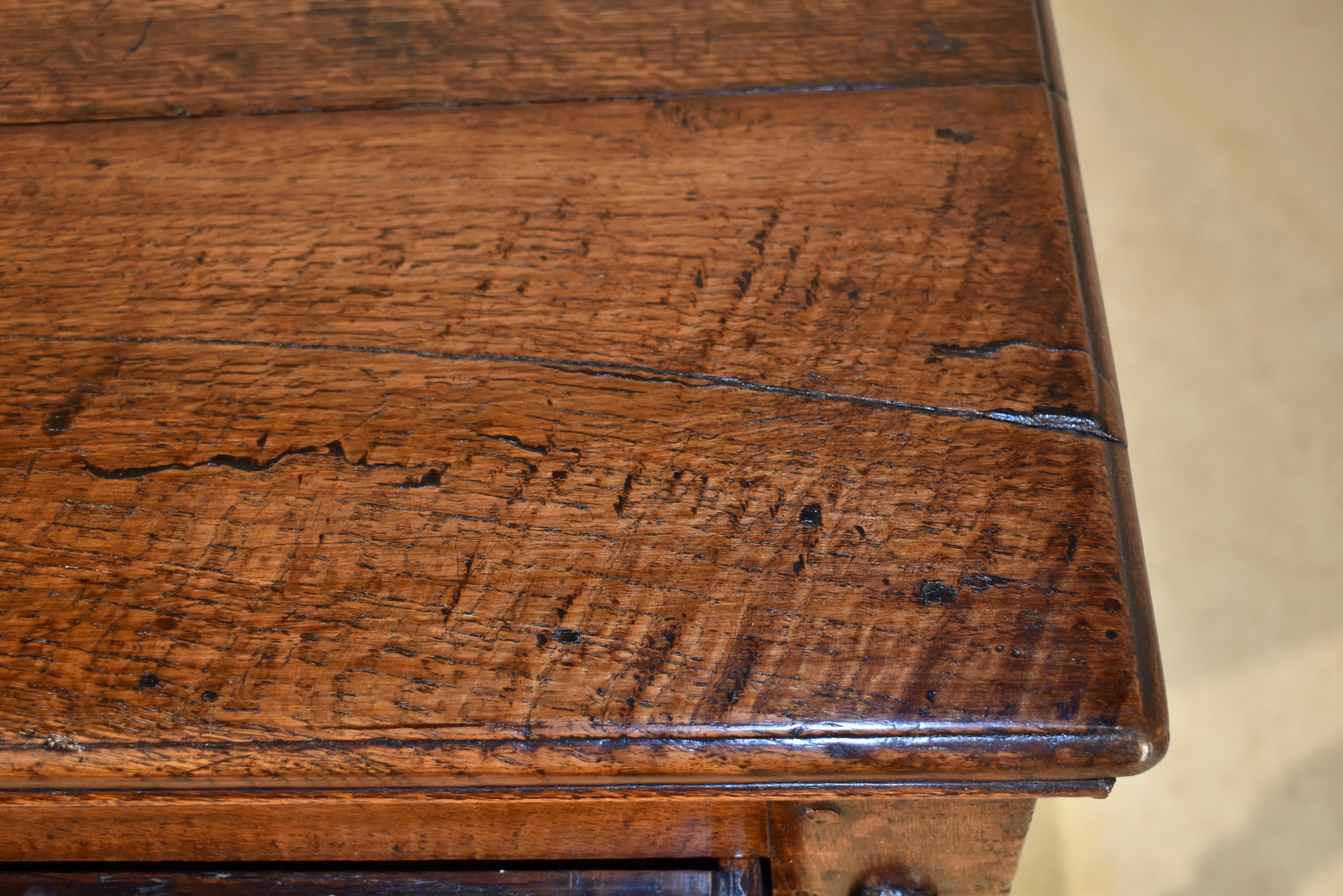 Credenza in Oak inglese della fine del XVII - inizio del XVIII secolo in vendita 4
