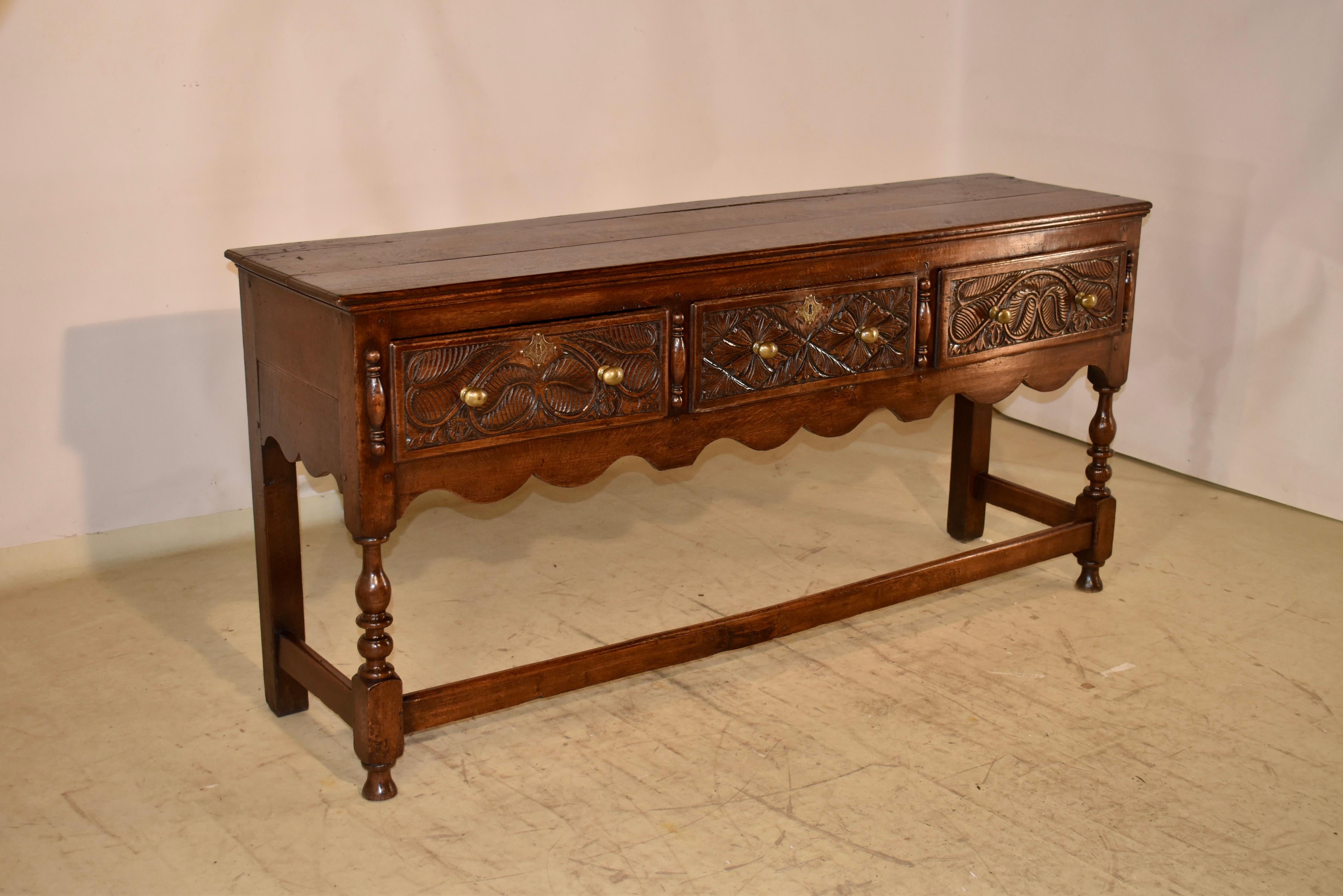 Inglese Credenza in Oak inglese della fine del XVII - inizio del XVIII secolo in vendita