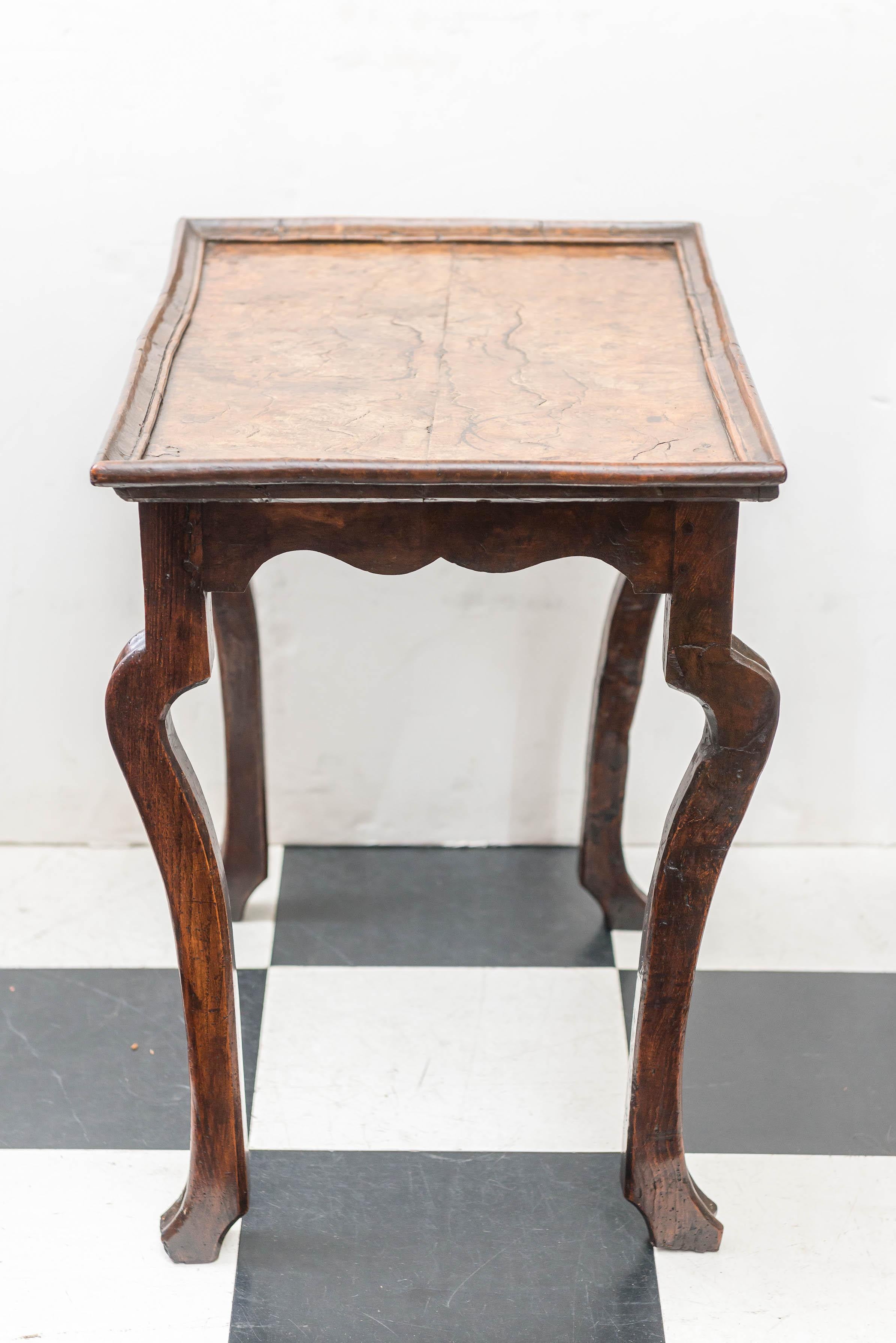 Late 17th-Early 18th Century Italian Burl Walnut Top Side Table 2