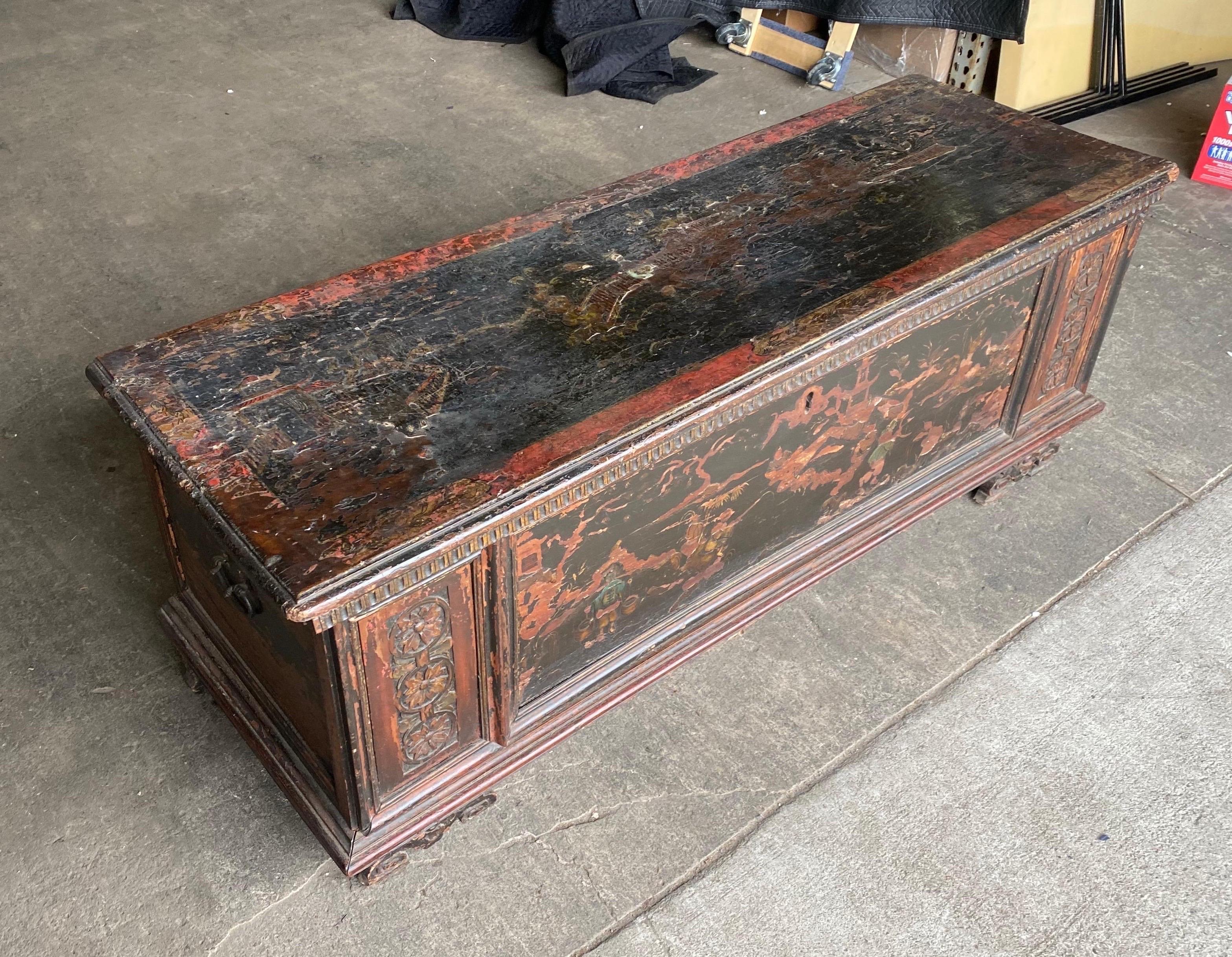 Late 17th- Early 18th Century Italian Cassone with Chinoiserie Decoration In Good Condition For Sale In Charleston, SC