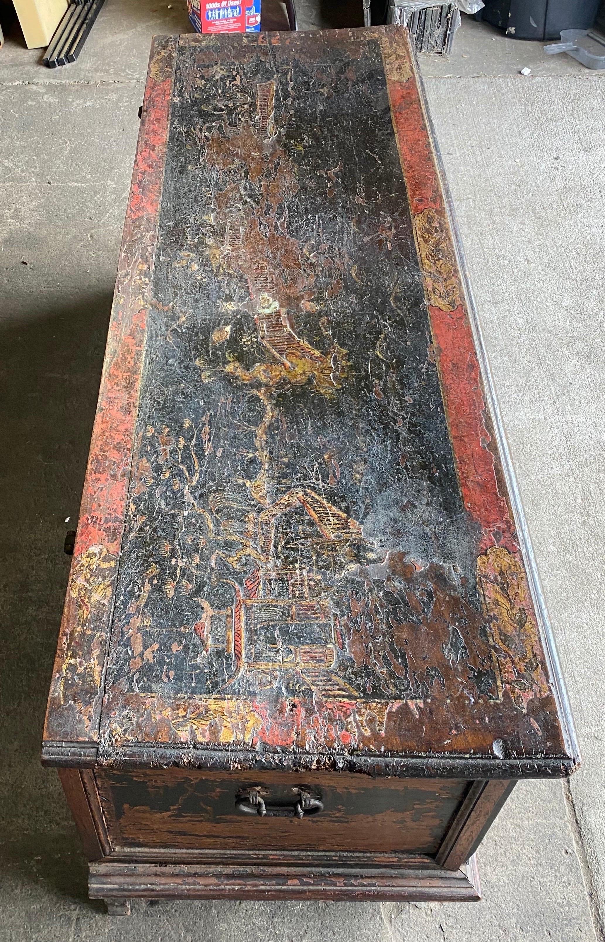 Late 17th- Early 18th Century Italian Cassone with Chinoiserie Decoration In Good Condition For Sale In Charleston, SC